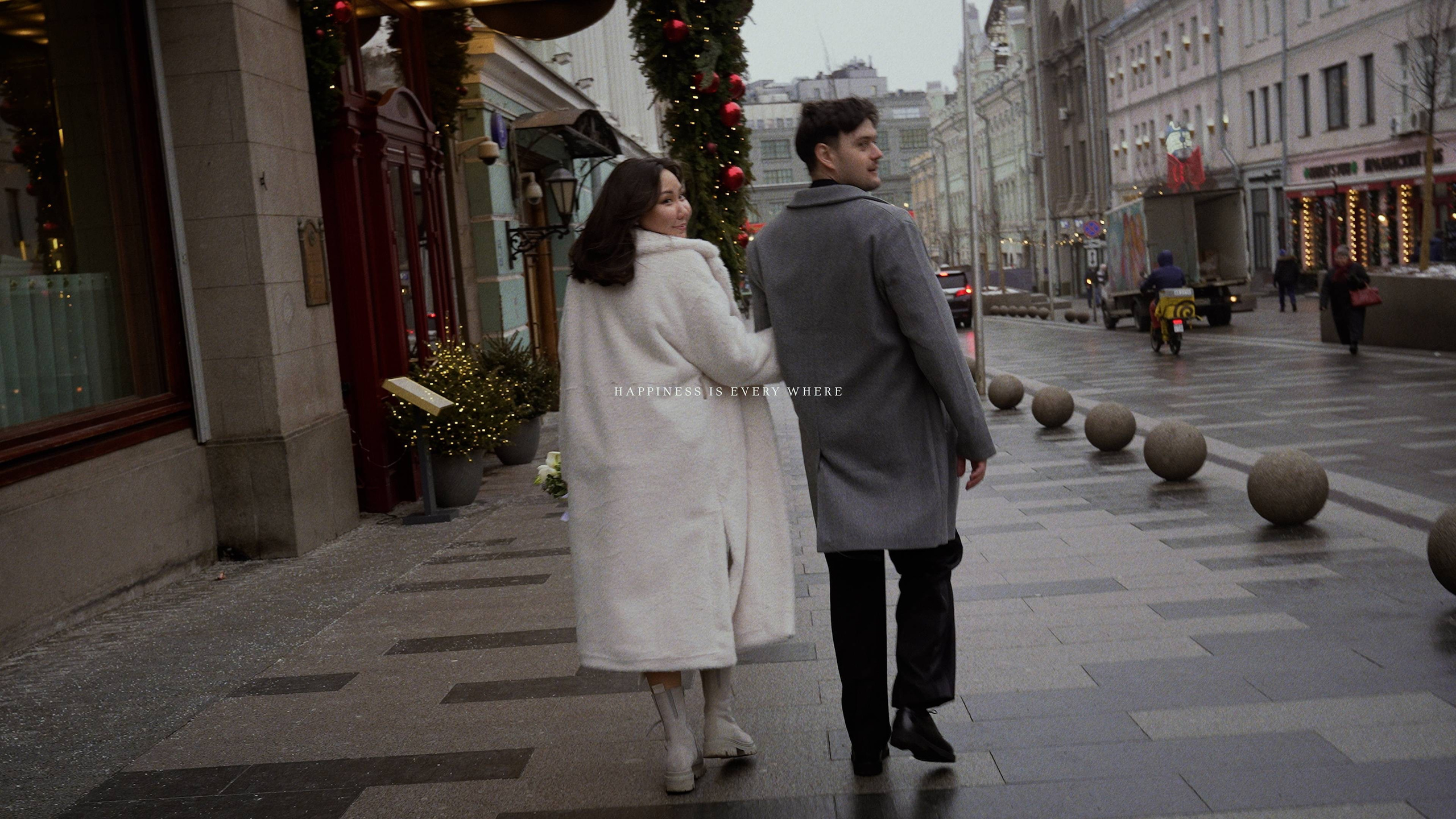 Креативные свадебные клипы и видеоролики. Свадебный видеограф в Москве Максим Лобач-Граубергер