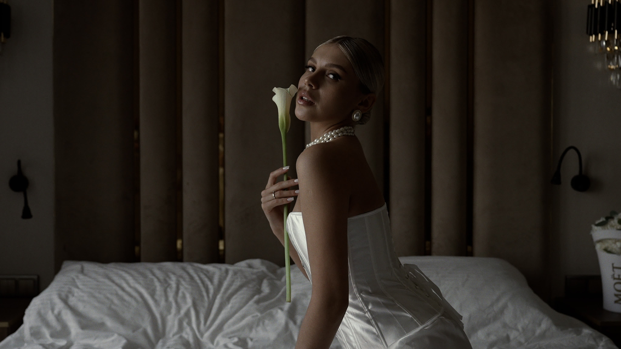 Креативные свадебные клипы и видеоролики. Свадебный видеограф в Москве Максим Лобач-Граубергер