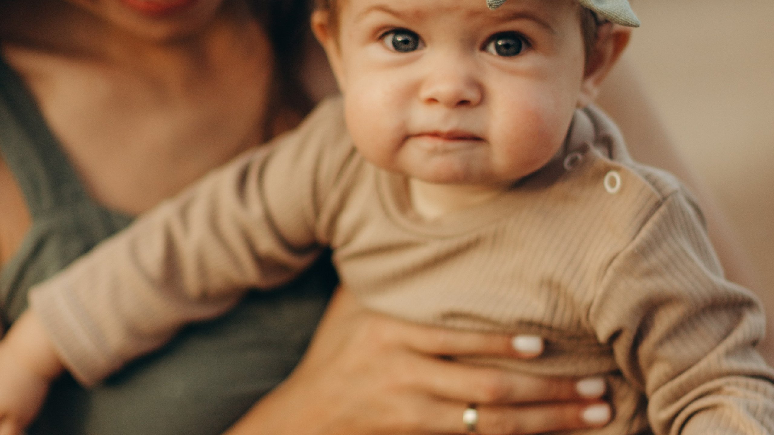 Анюта с мамой