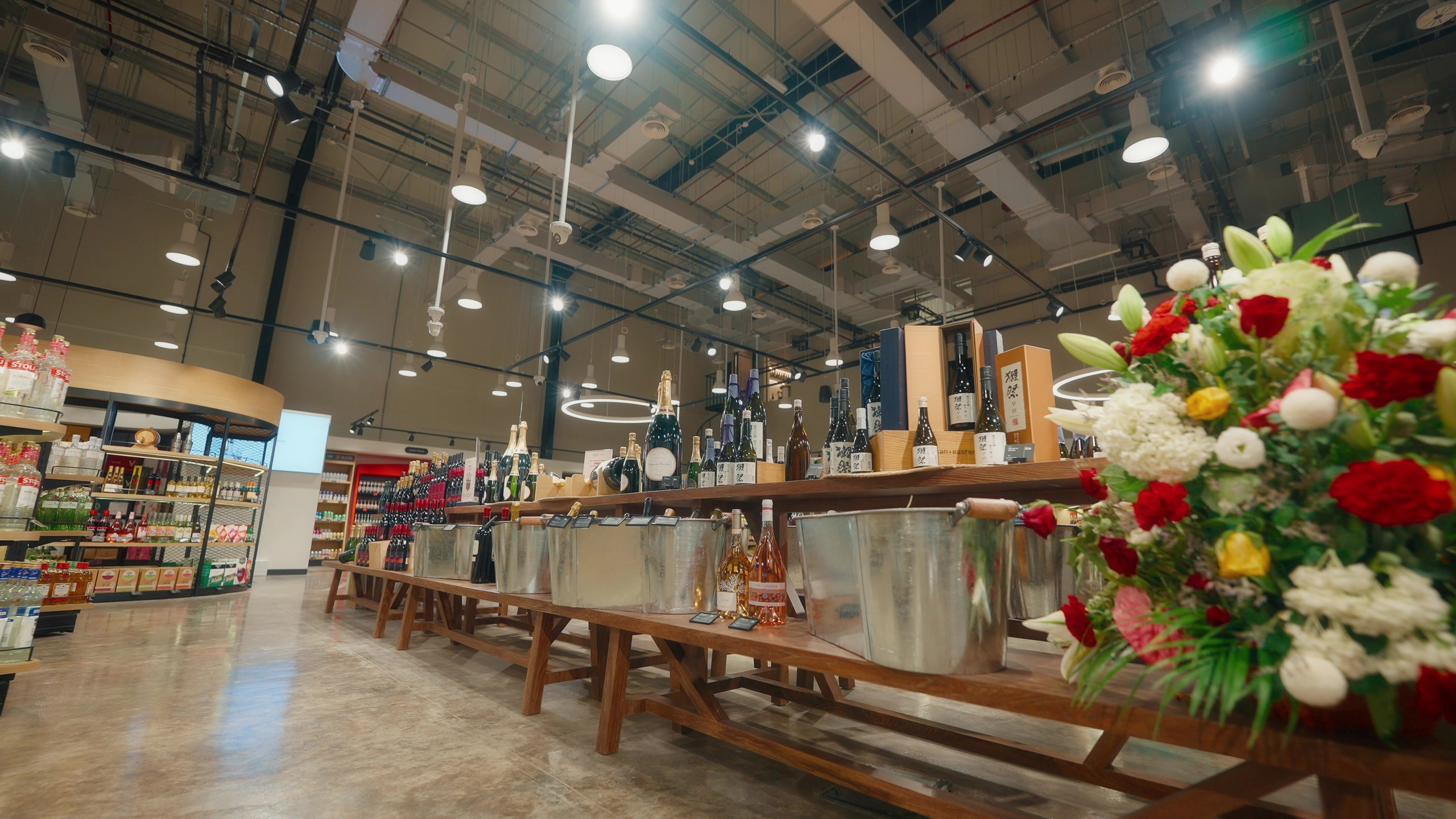 Реклама алкогольного магазина. Александр Попов