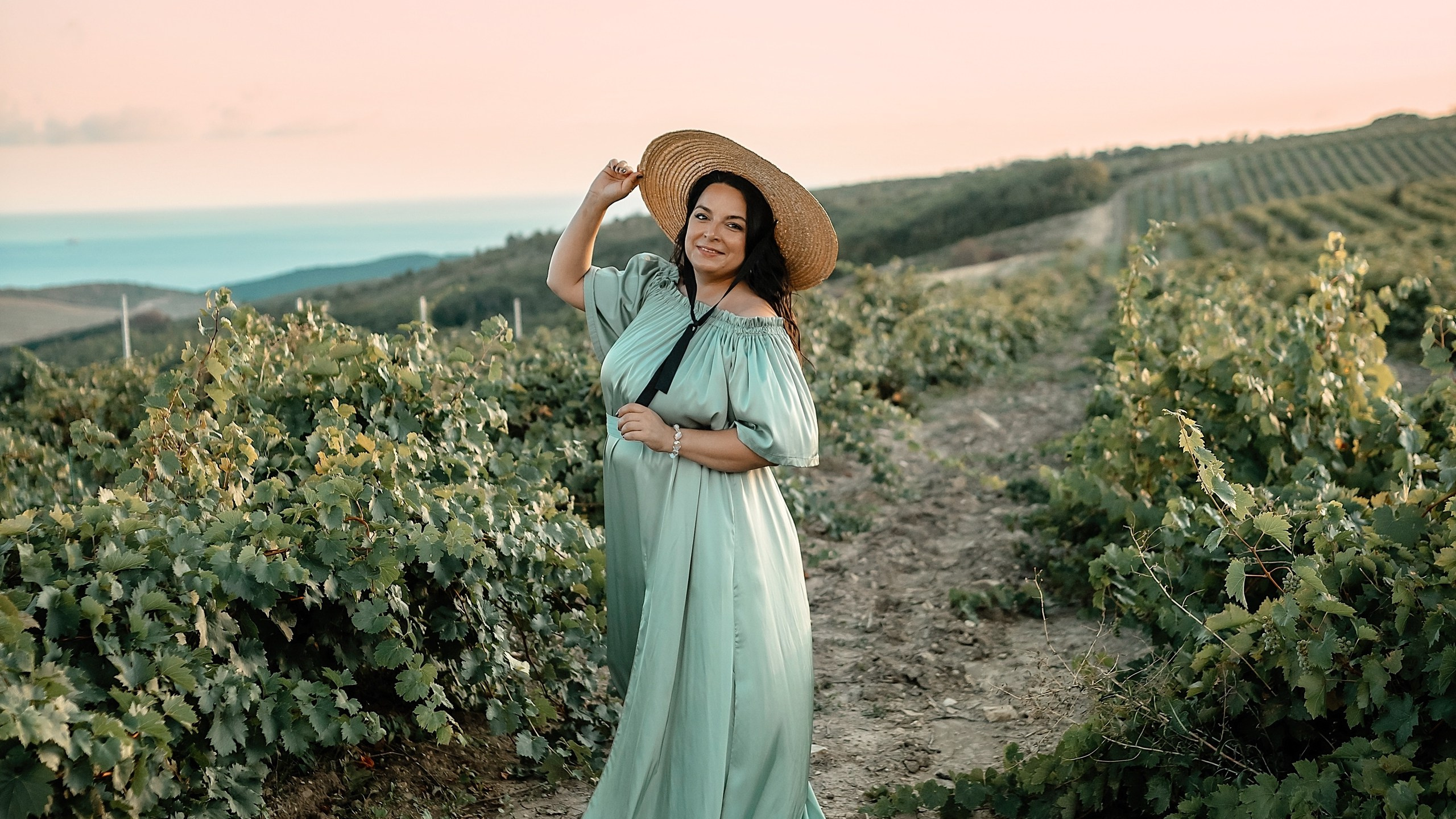 Видеоролики. Художественный фотограф Анапа Александра Долбикова