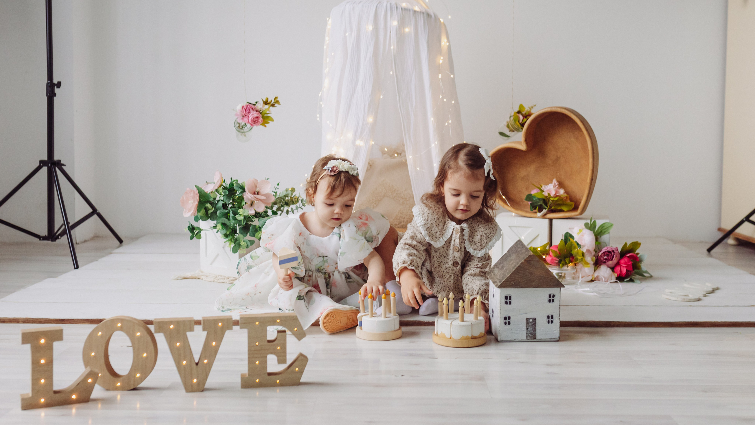 Алиса и Тася