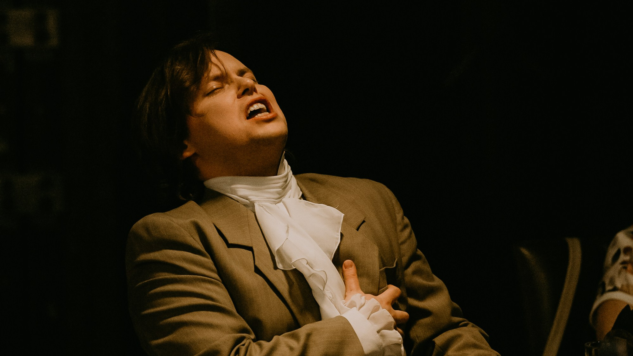 Иммерсивный гастроспектакль «До абсурда»