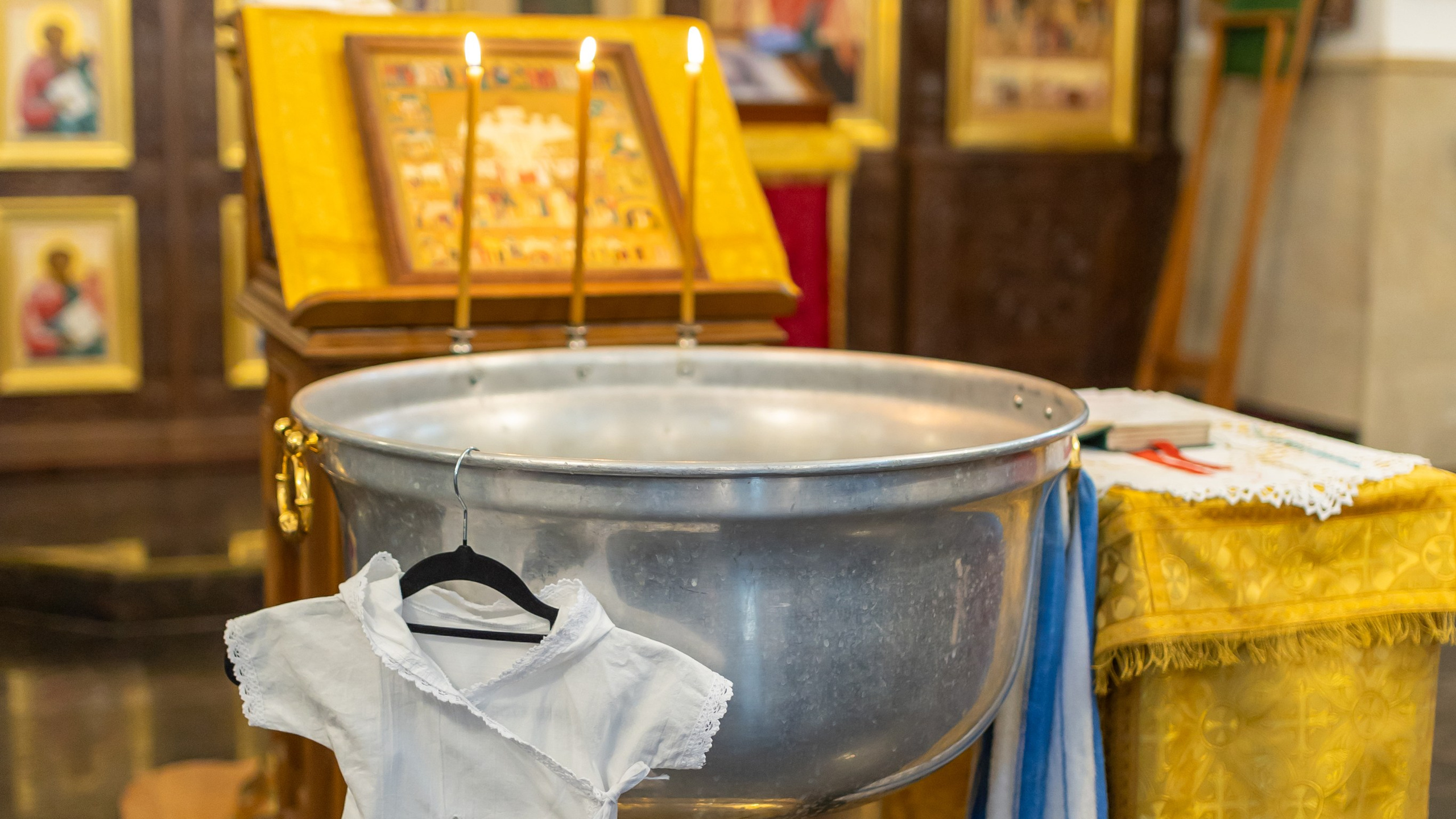 Крещение, Храм во имя Всемилостивого Спаса (на Звёздочке)