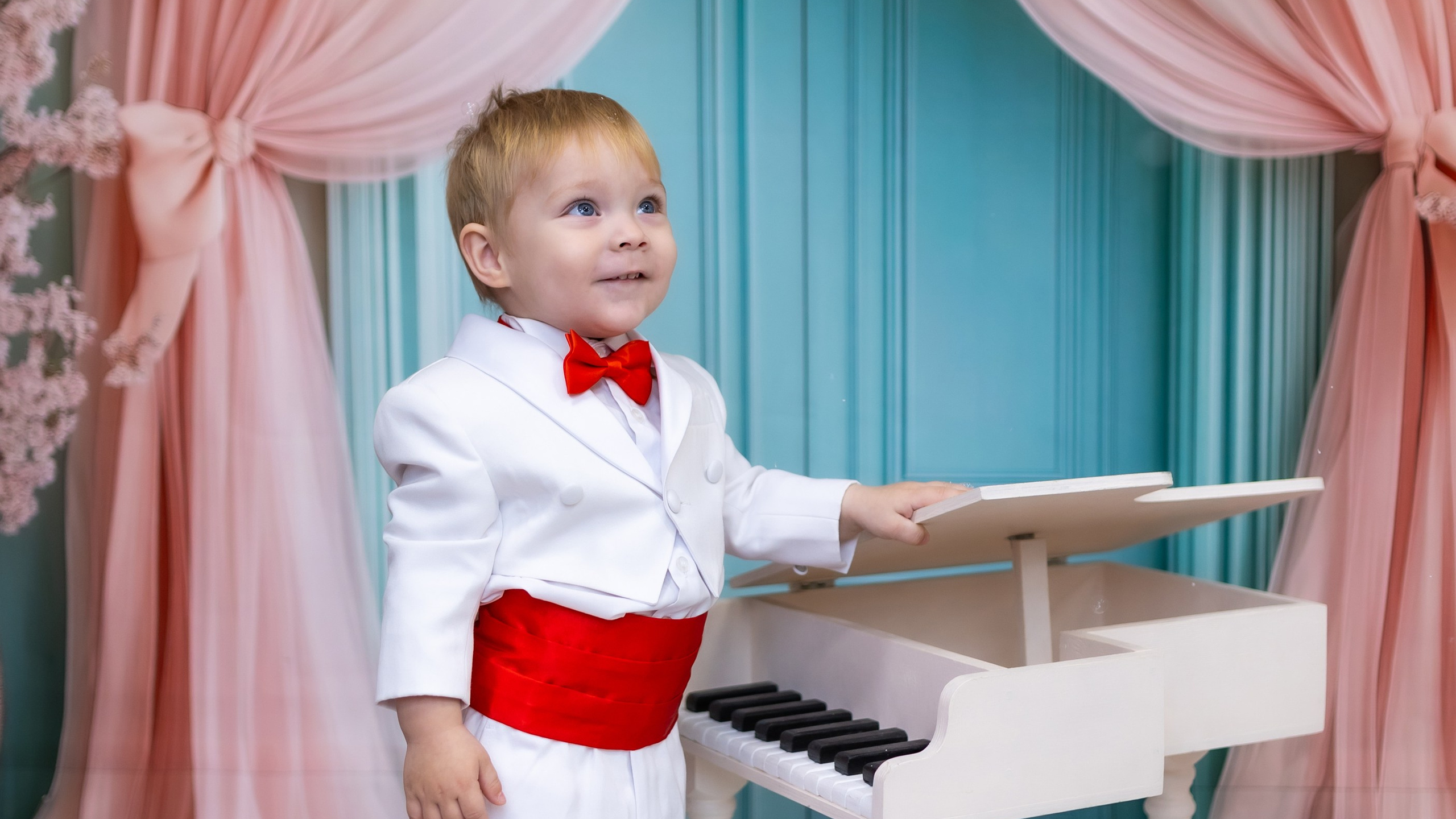 Розовый бант