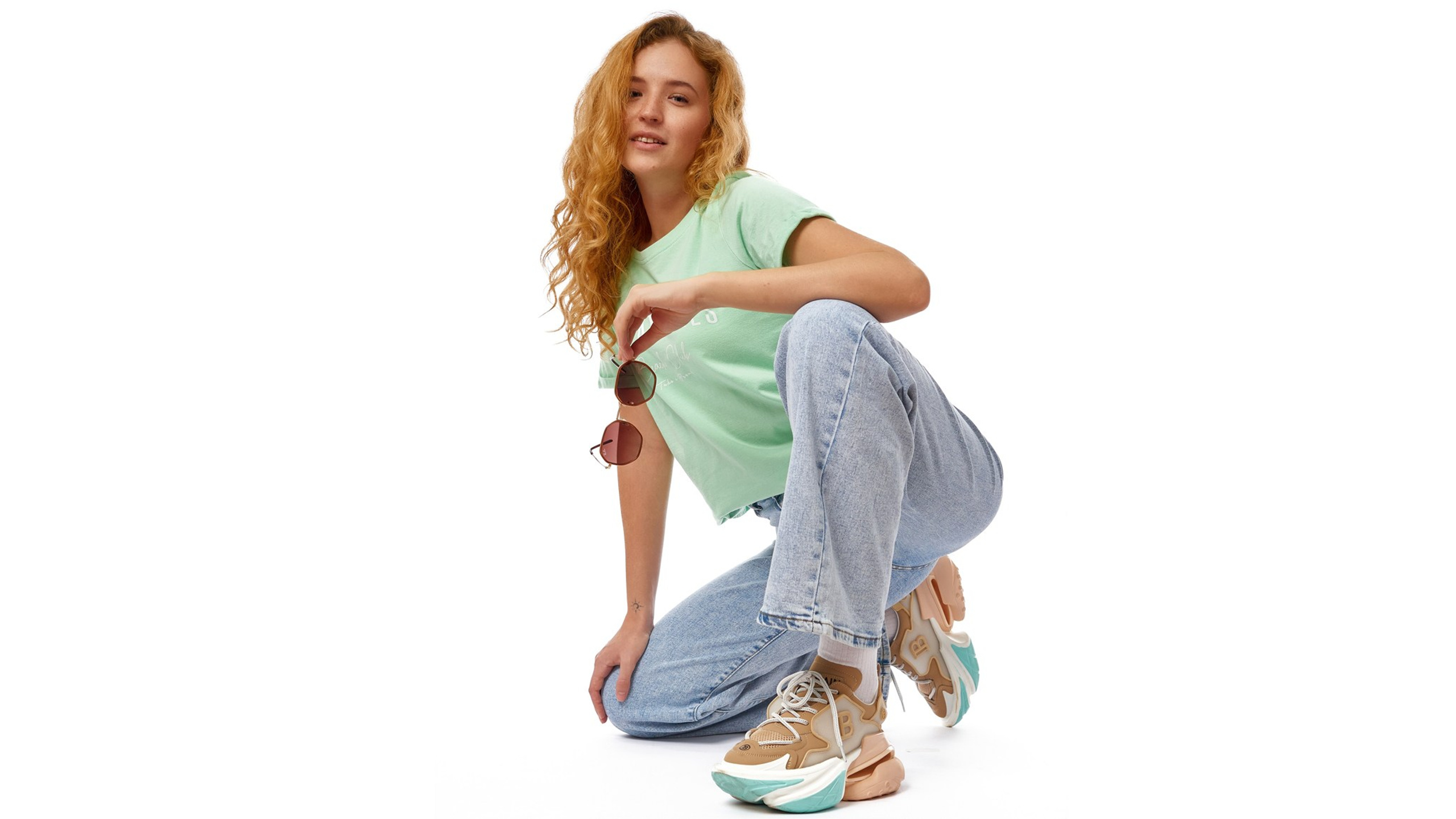 Джинсы женские