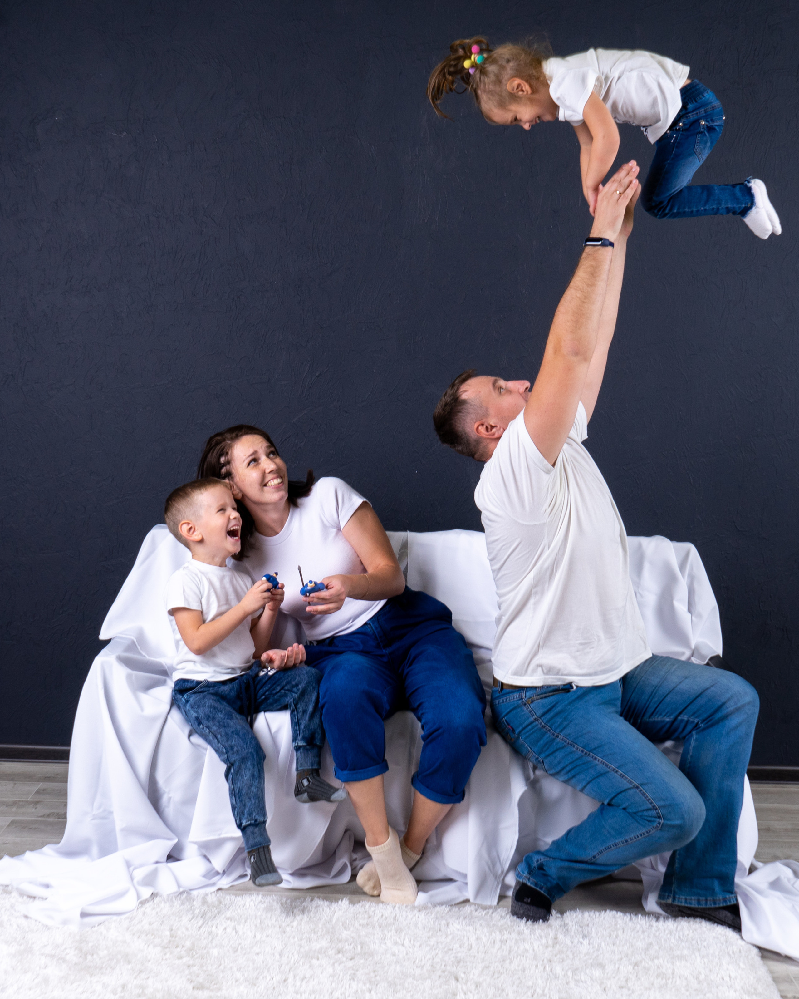 Артур, Дарья, Мира, Максим