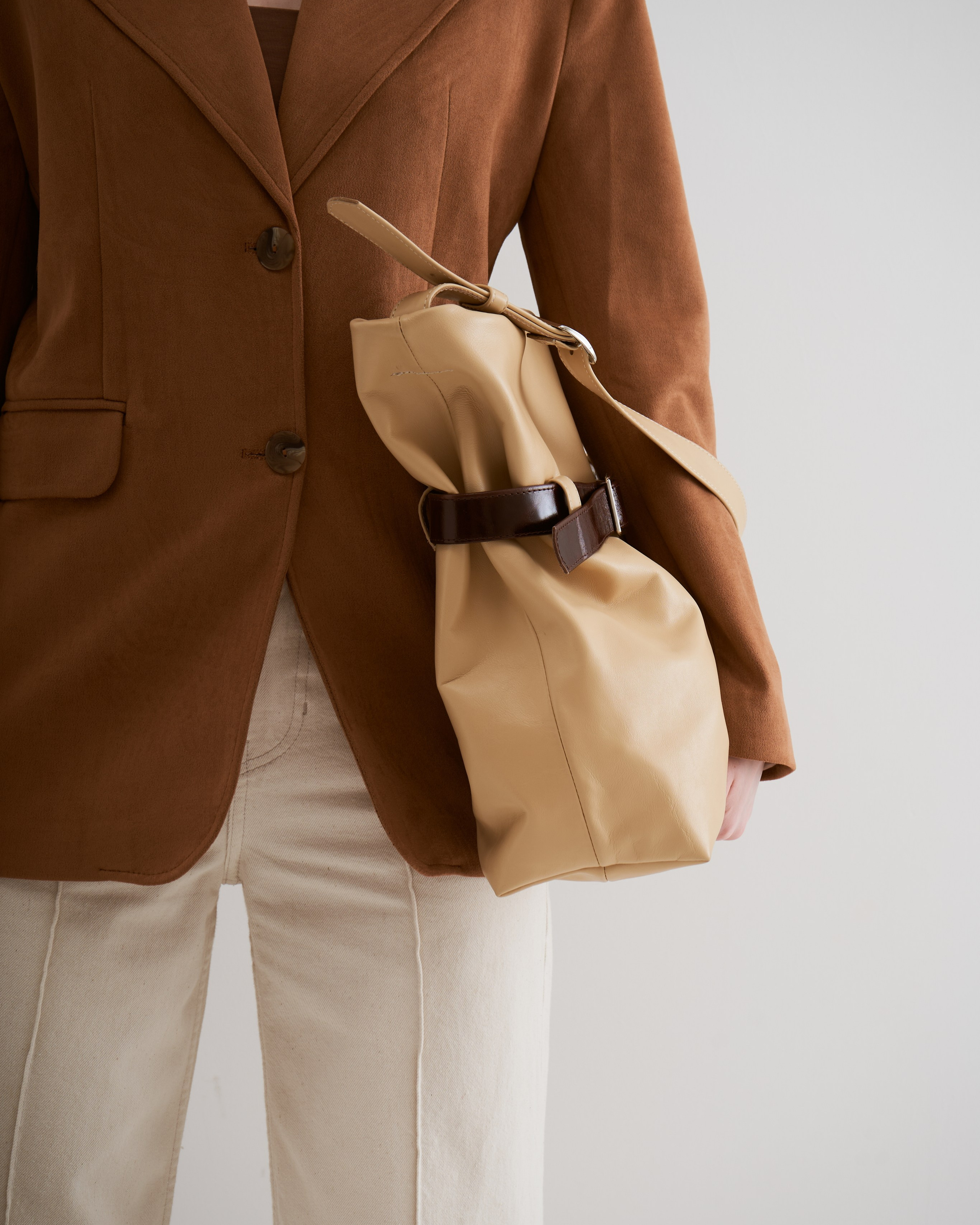 TANARS LEATHER SPRING