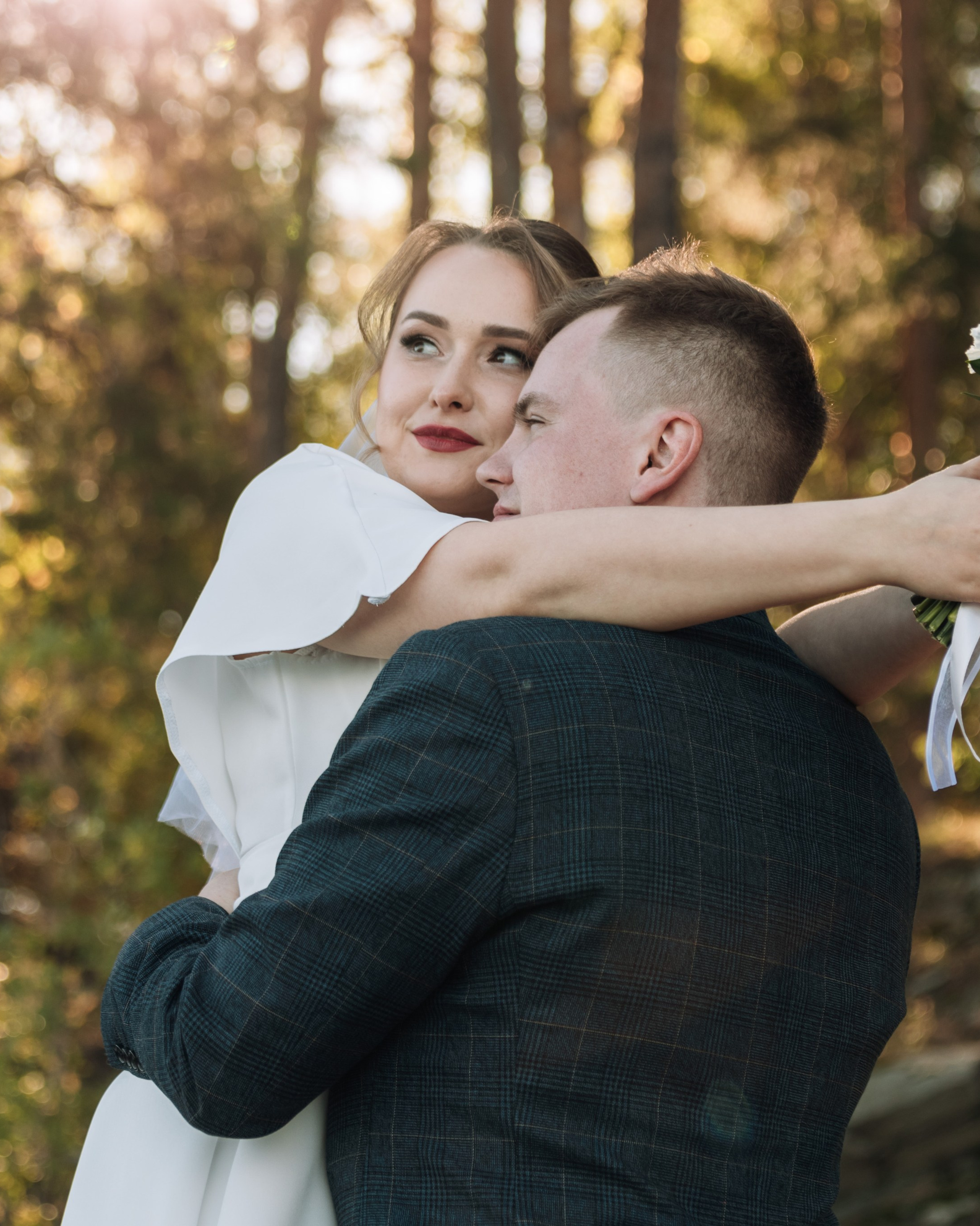 Свадьба Алексея и&nbsp;Елены прогулка вдоль озера