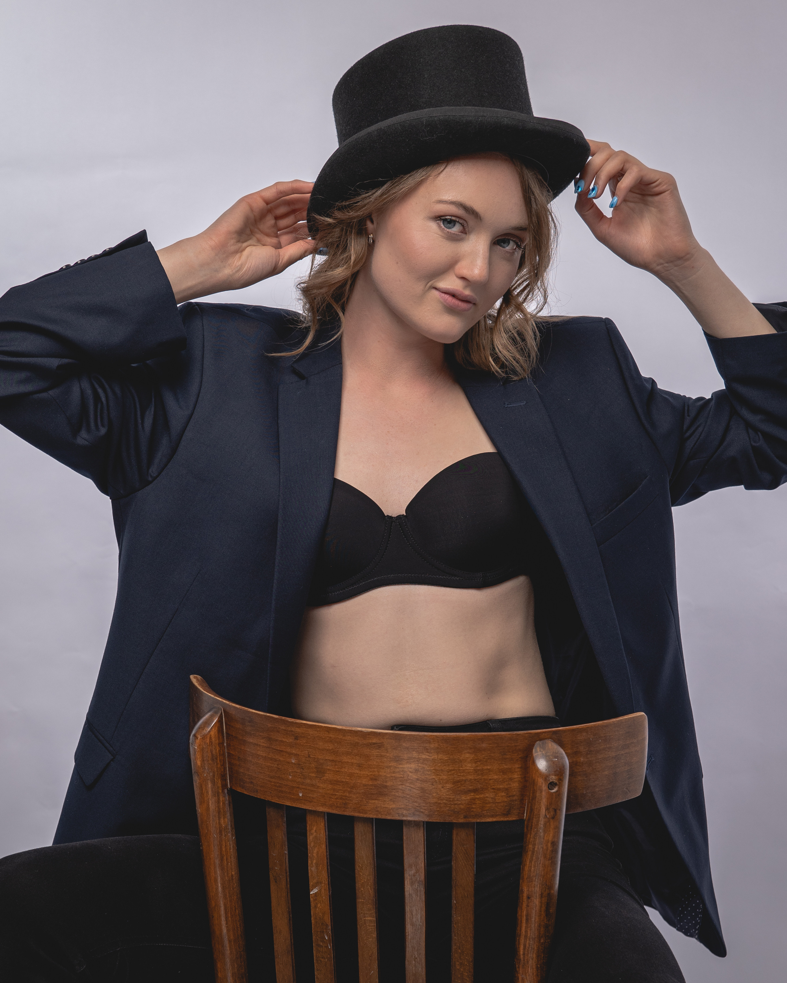 Алена, студия