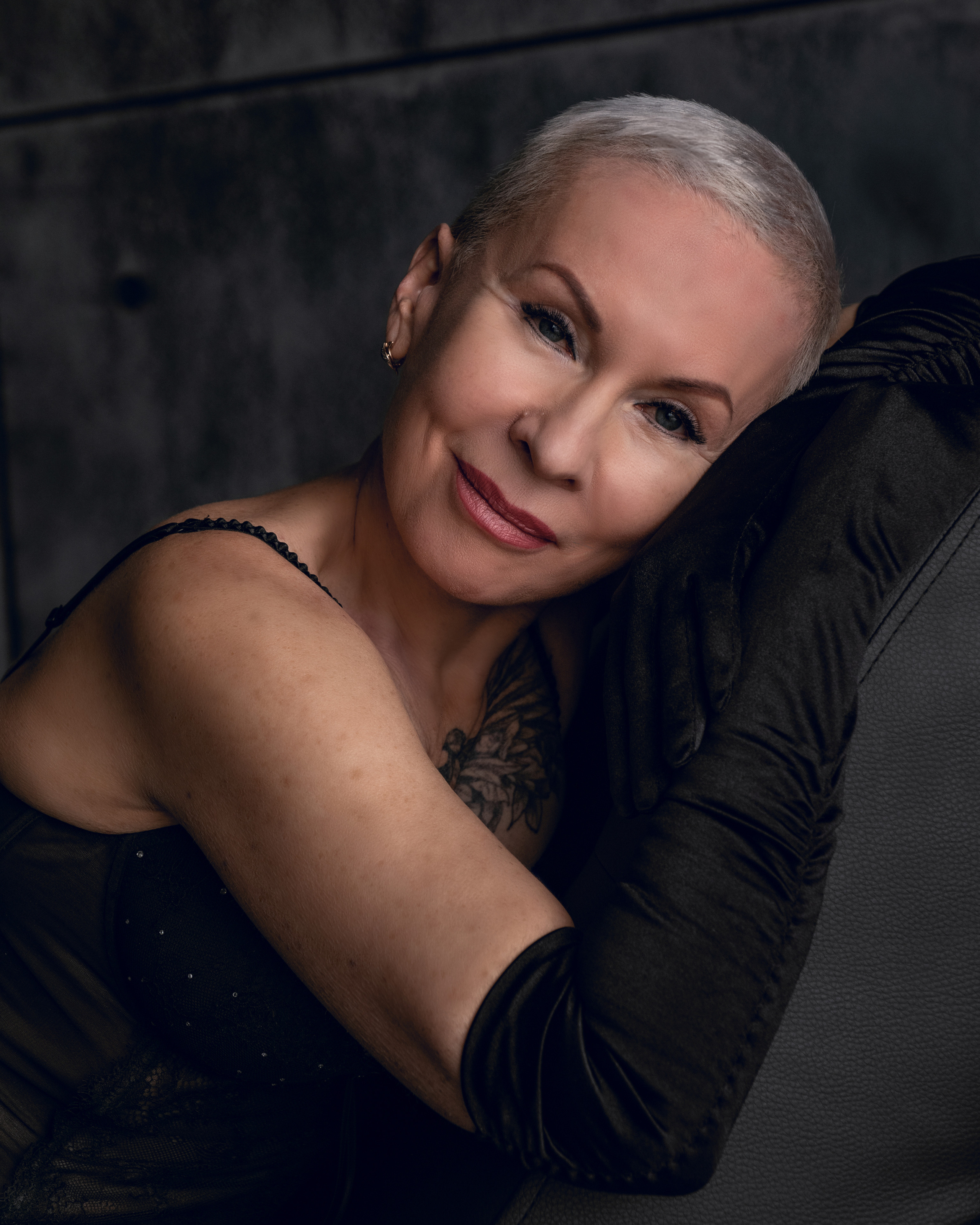 Татьяна в темной студии