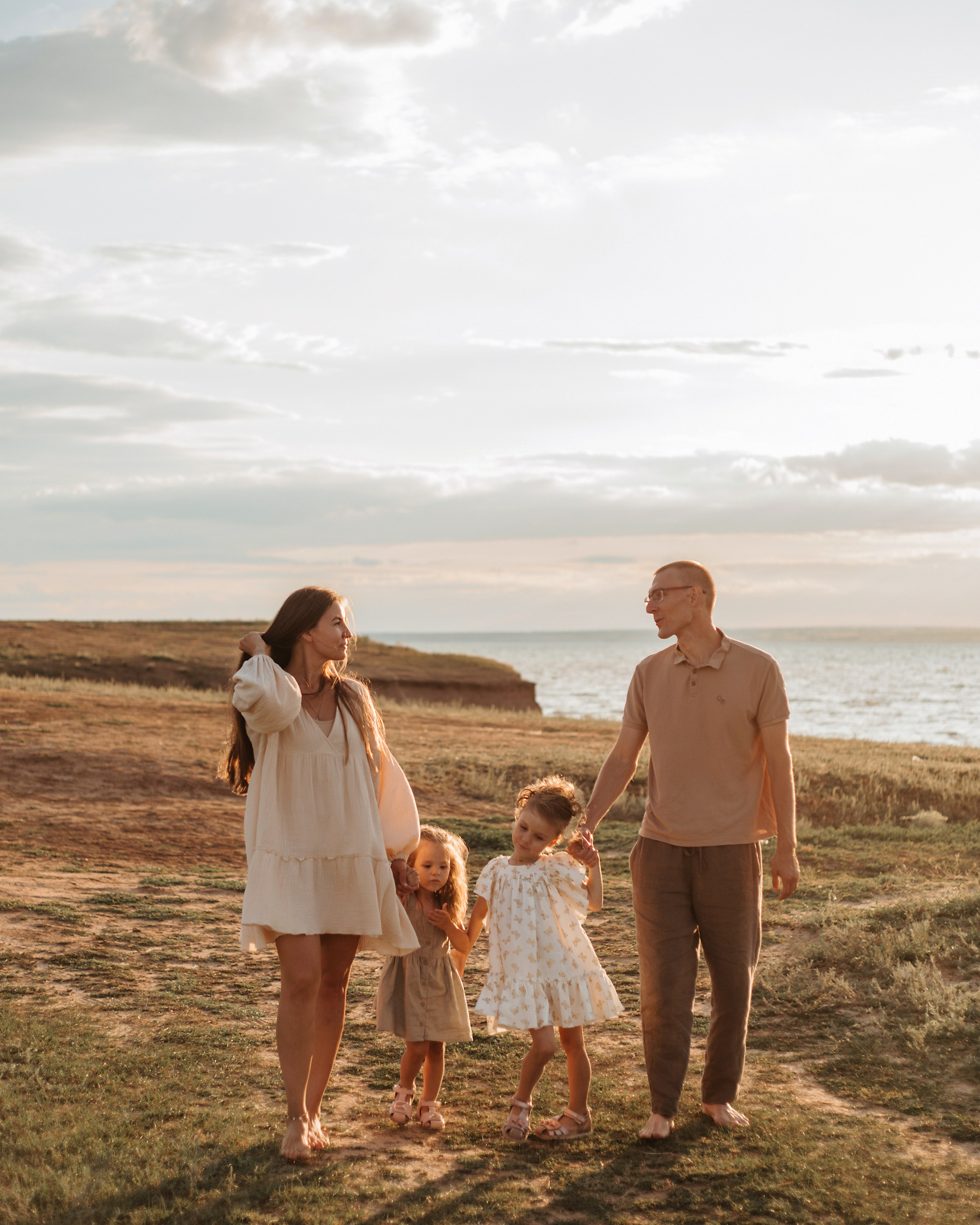 Люба и Саша с дочерьми