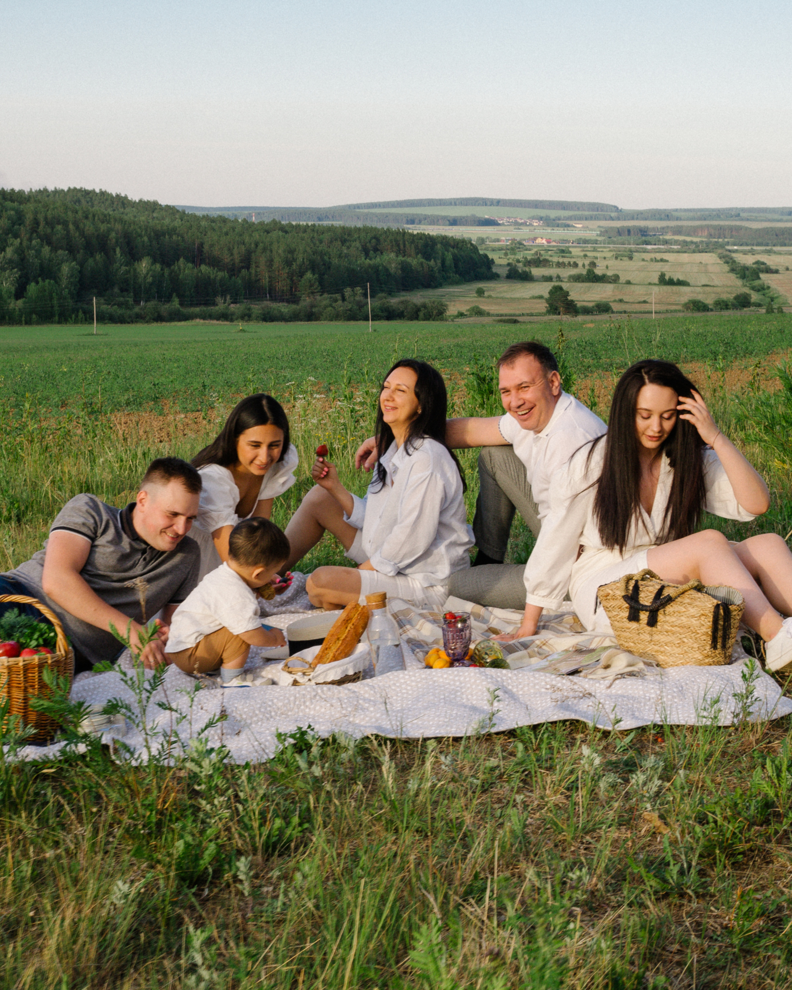 Большая дружная семья