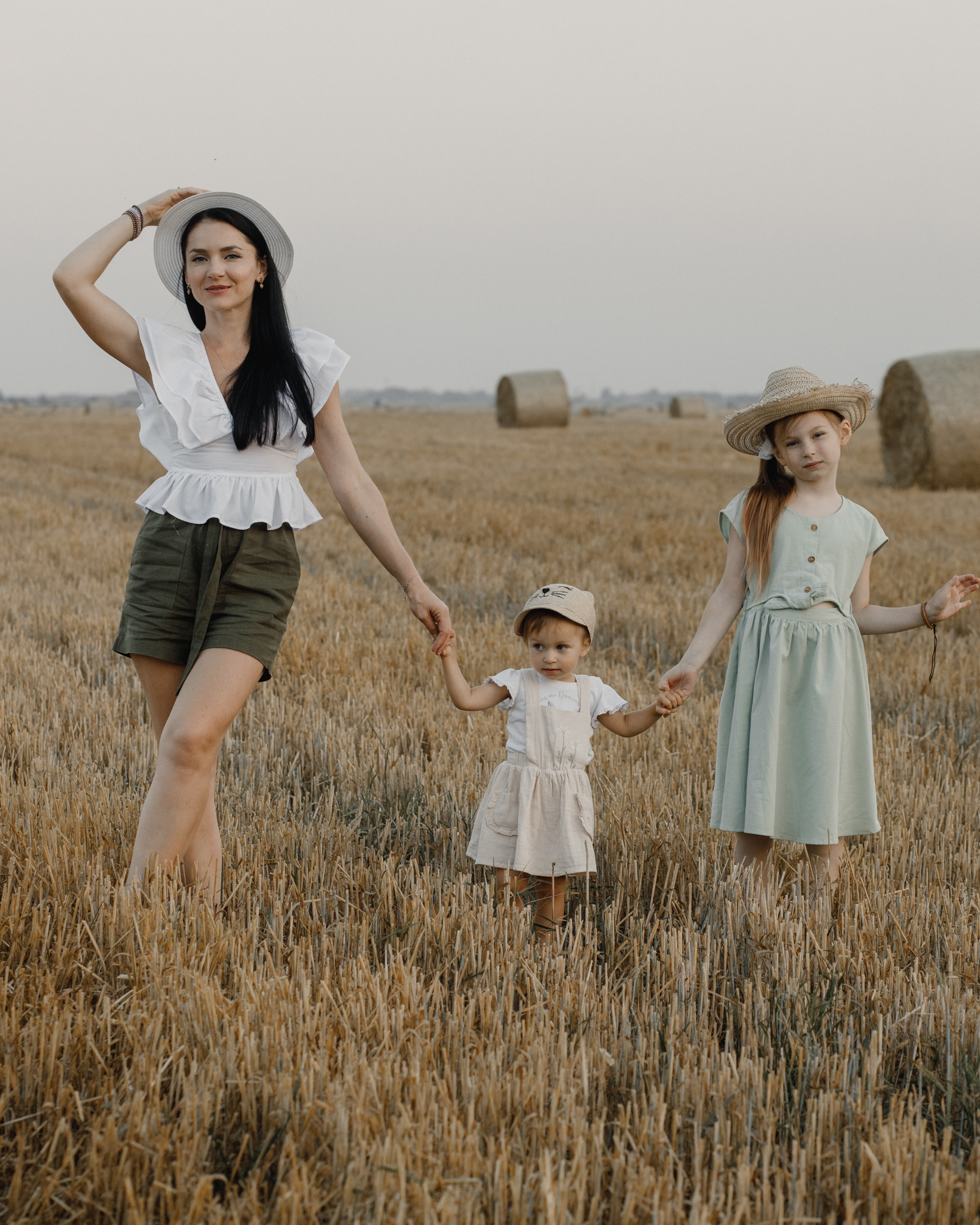 По полям, по полям