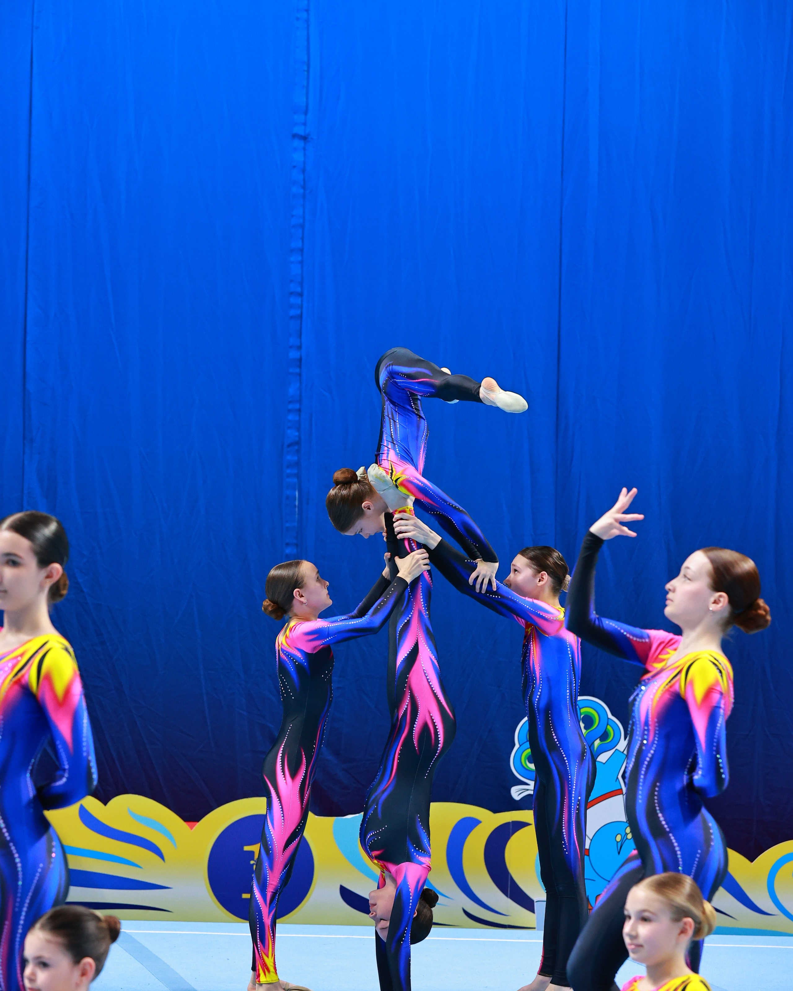 Спортивно акробатический танец