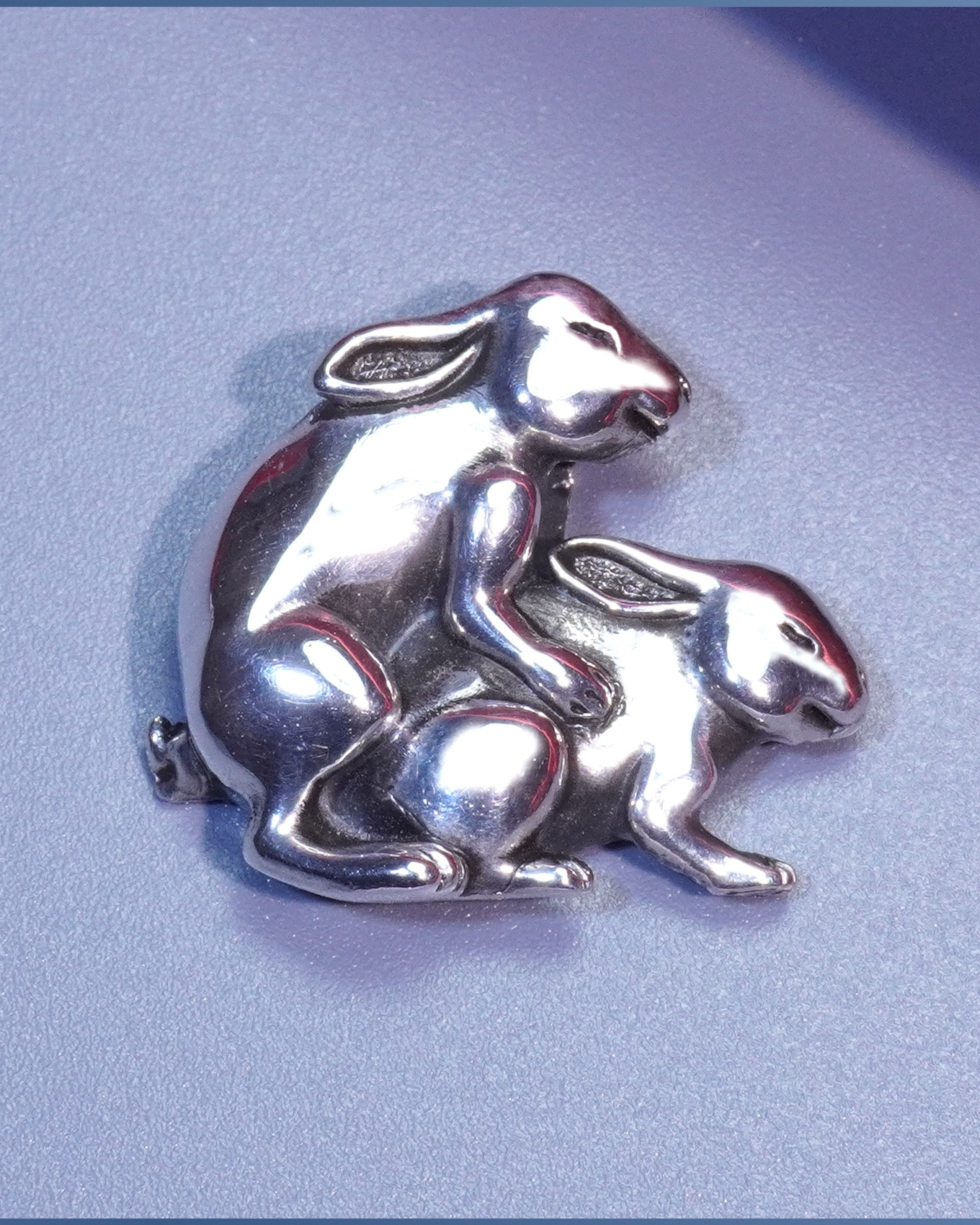 ПОДВЕСКА КРОЛИКИ ЮВЕЛИРНОЕ УКРАШЕНИЕ С ЖИВОТНЫМИ В СОВРЕМЕННОМ СТИЛЕ