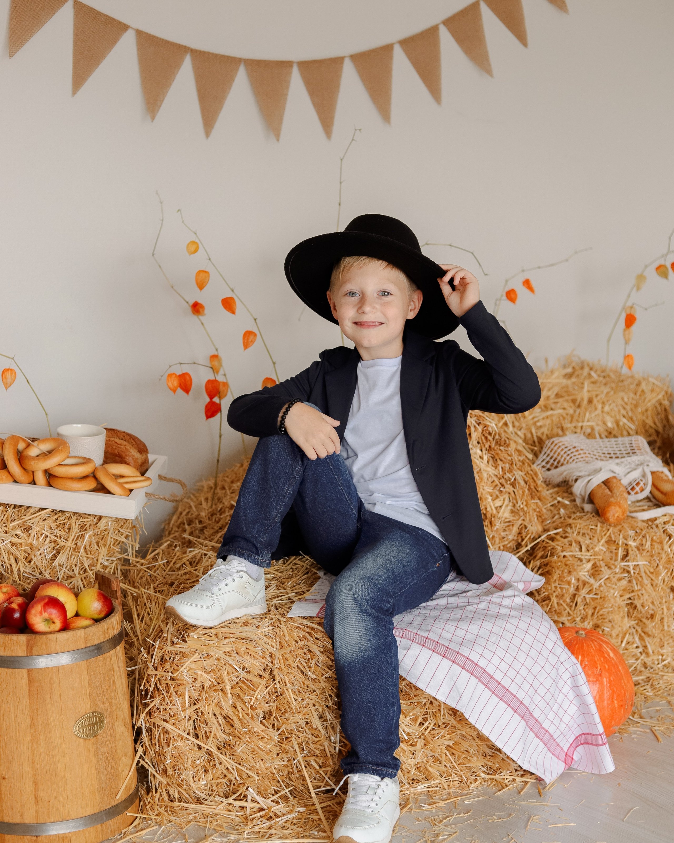 Виктория — Сено