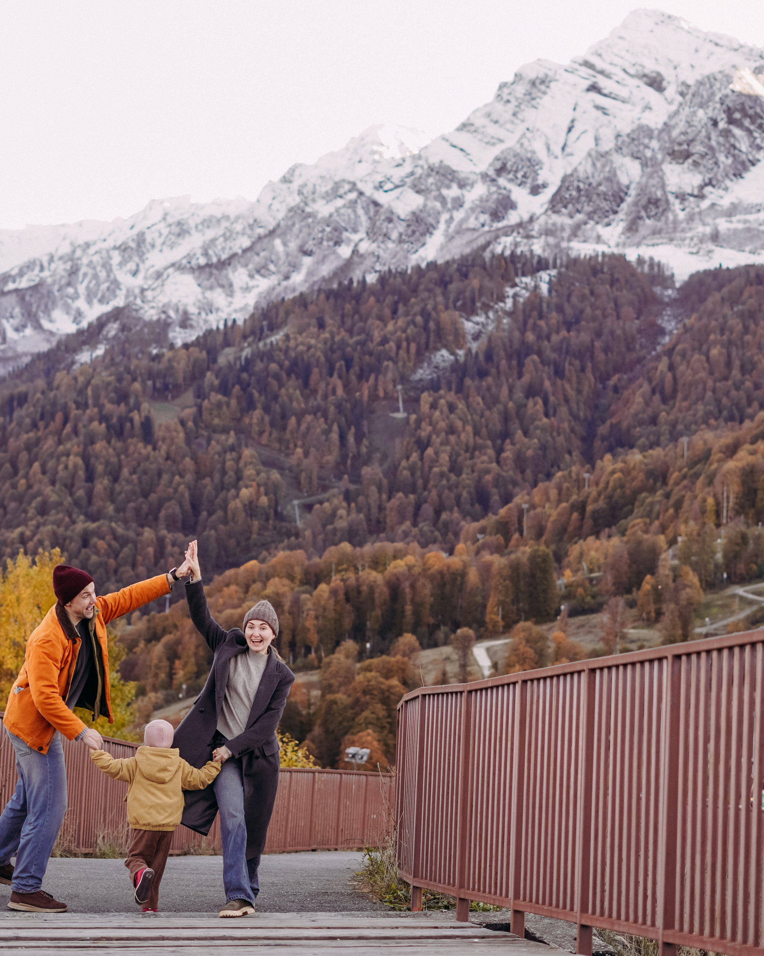 Алексей, Анна и Валентина в Горной Олимпийской деревне