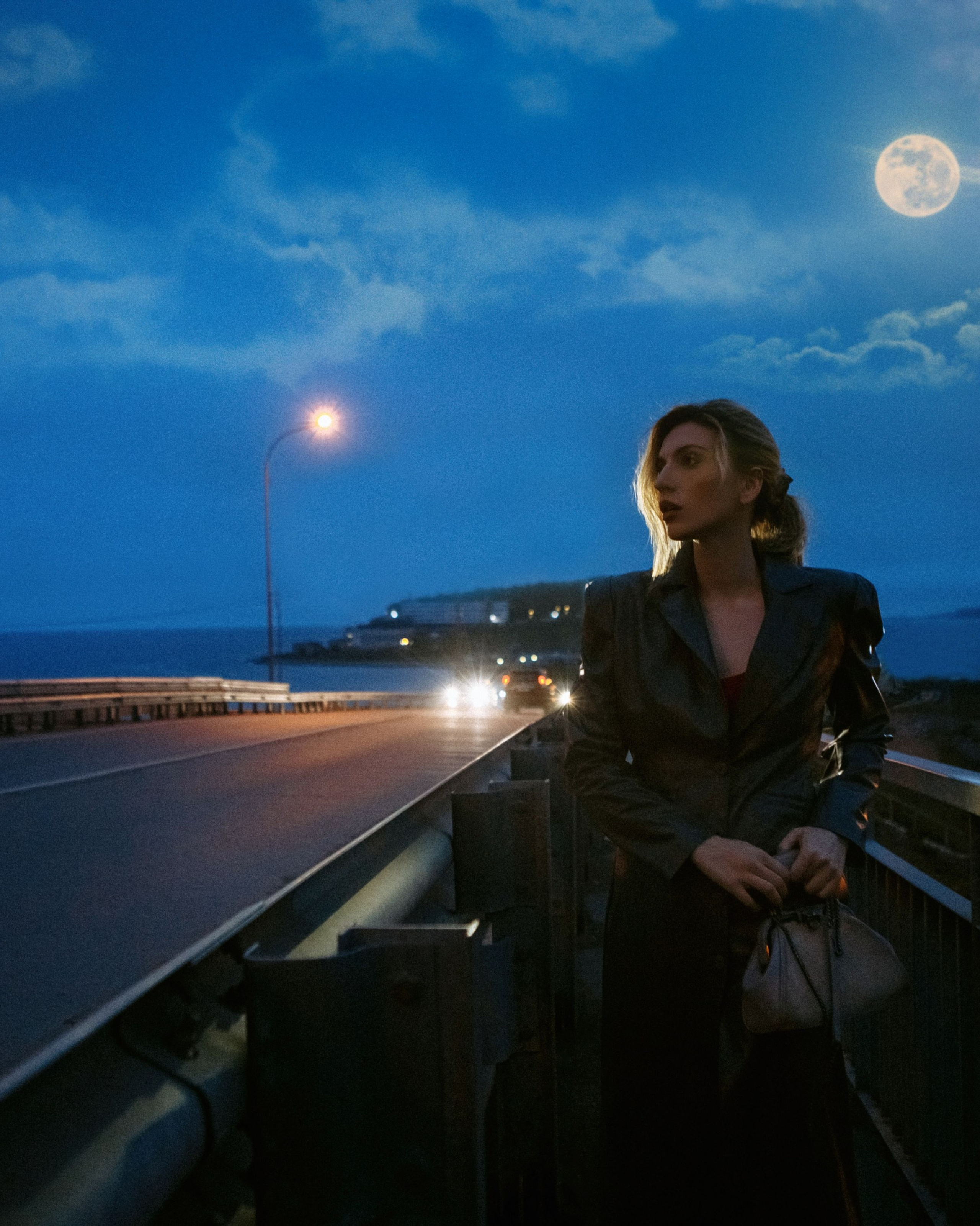 История лун