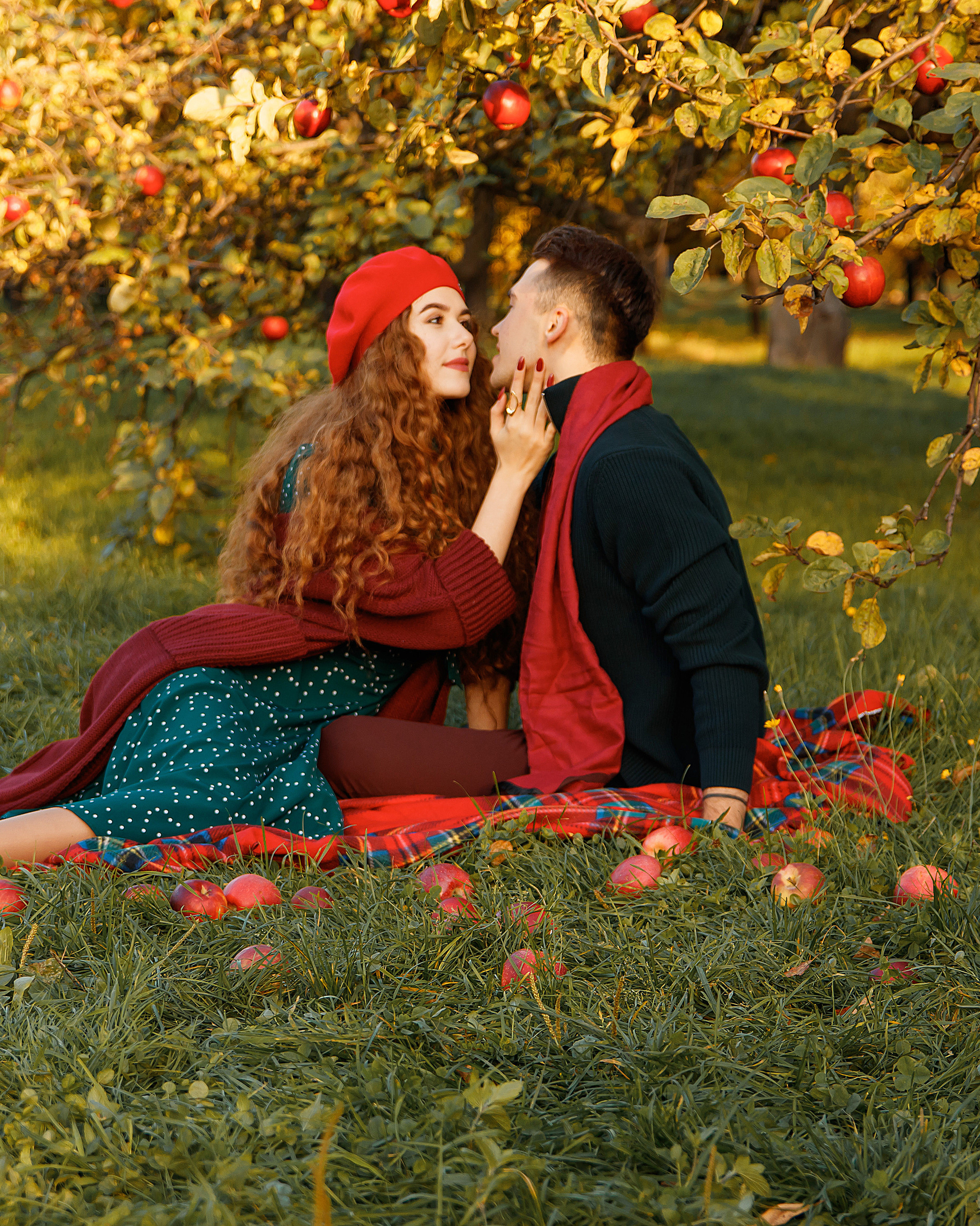 Осенние Яблони