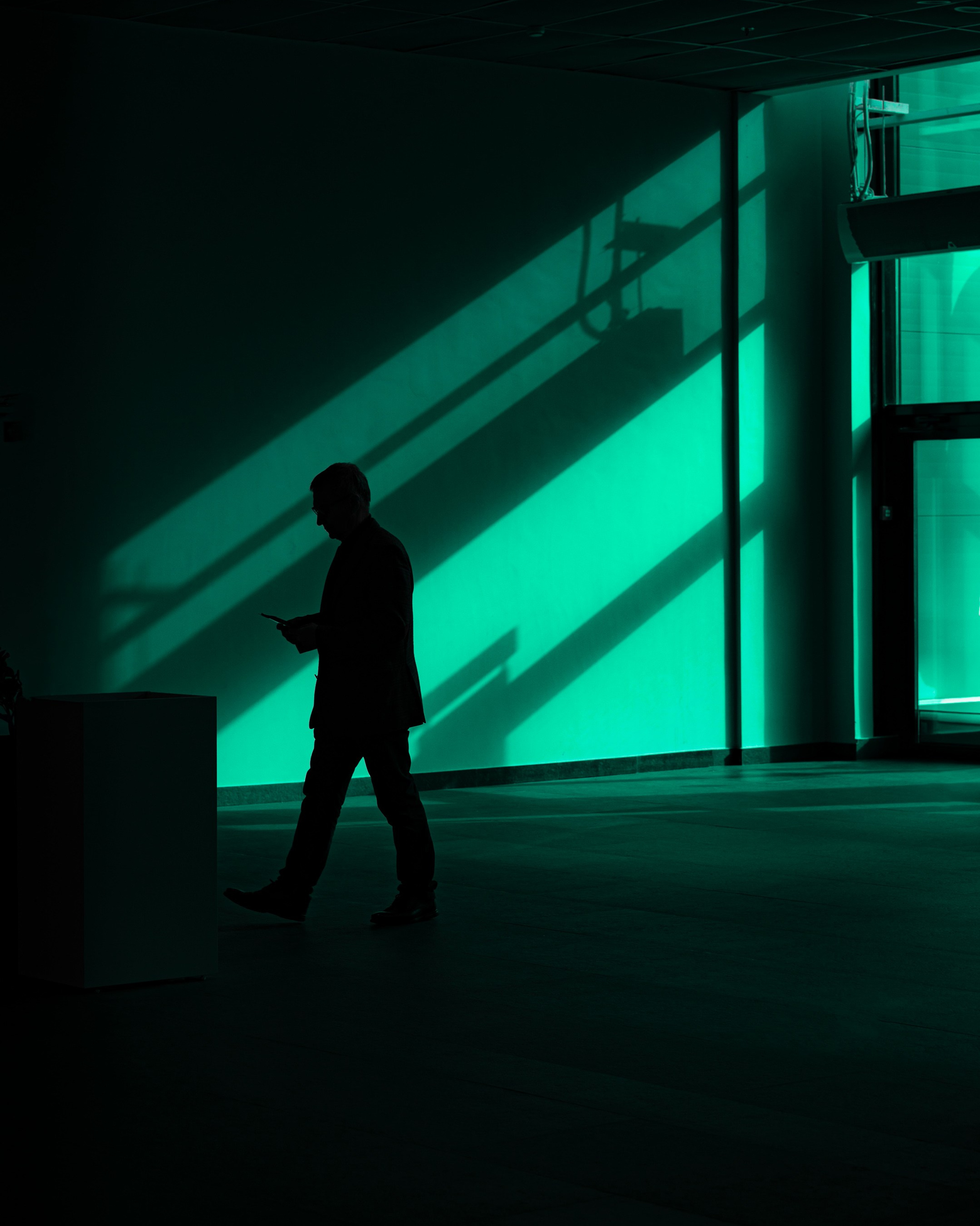 Geometry of solitude