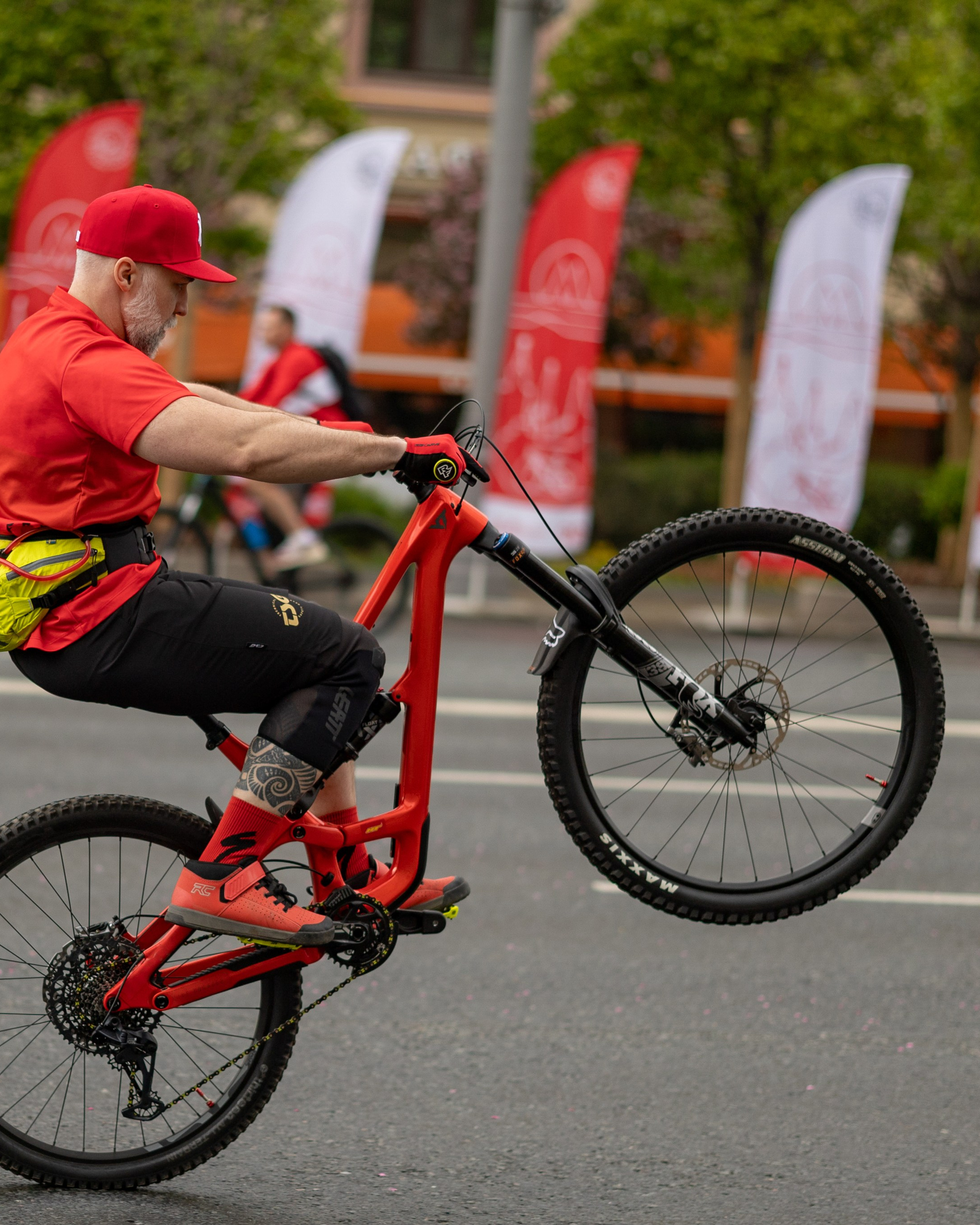 Димон и его байк.