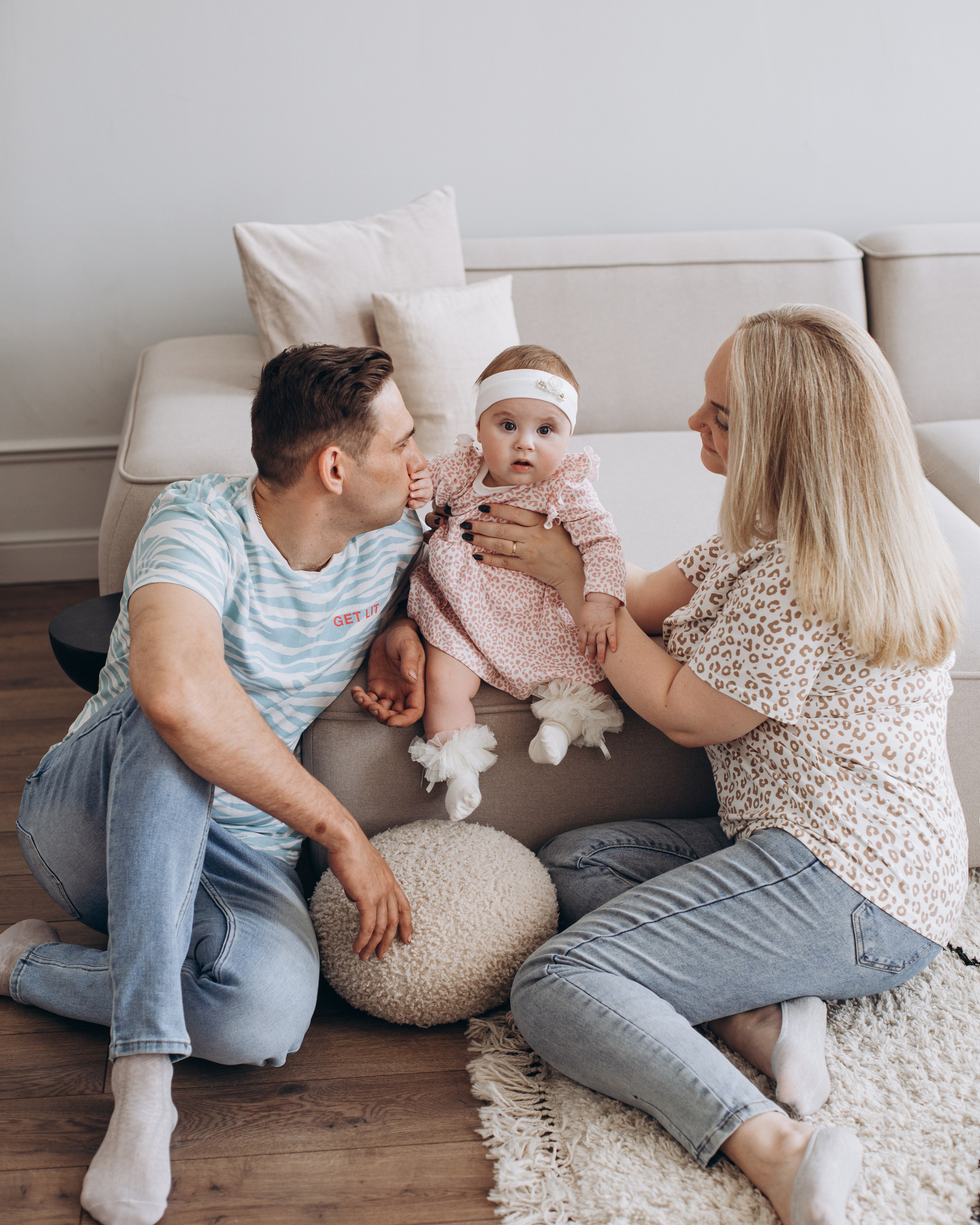 Оля с семьей