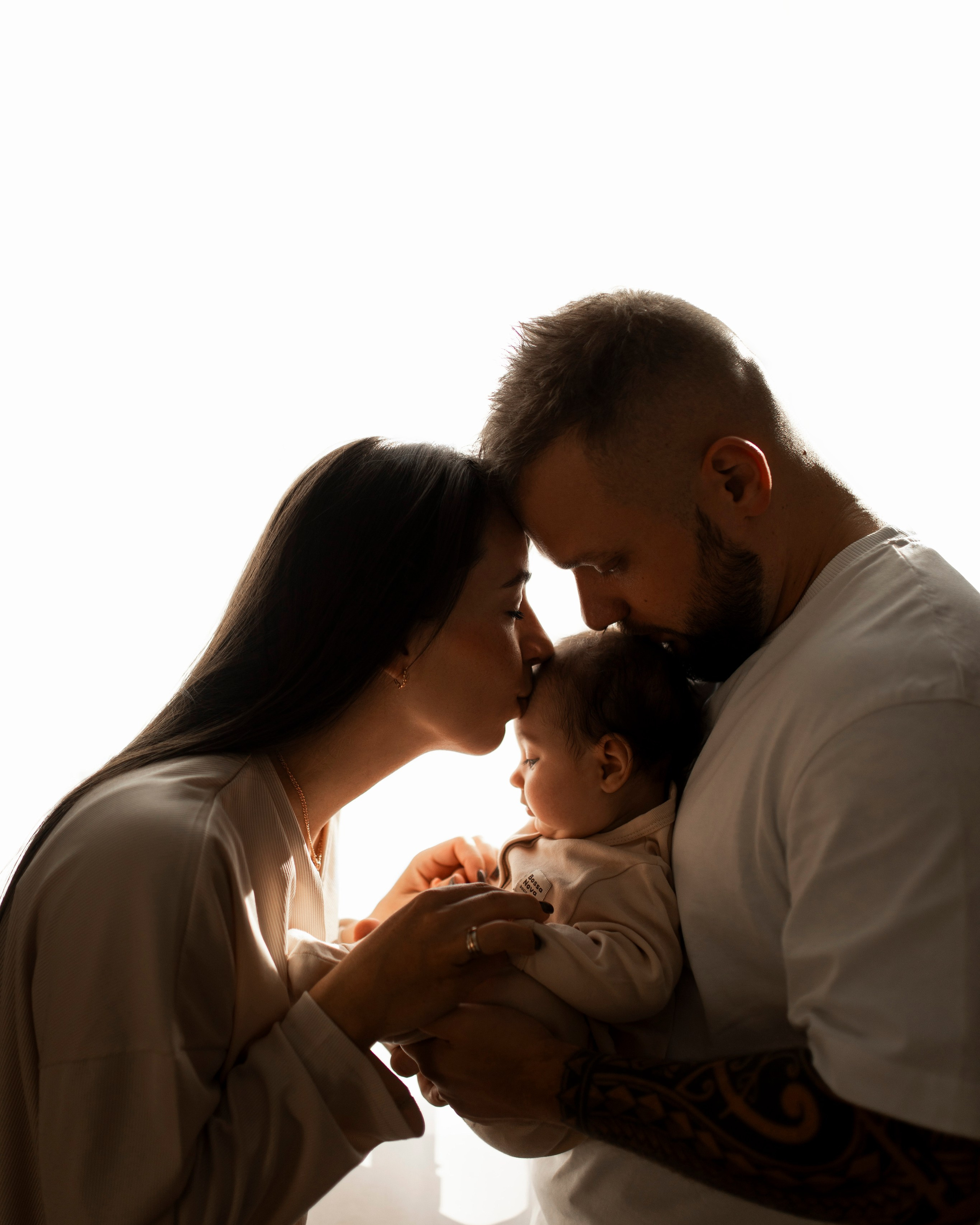 | ПЕРВЫЕ МГНОВЕНИЯ |