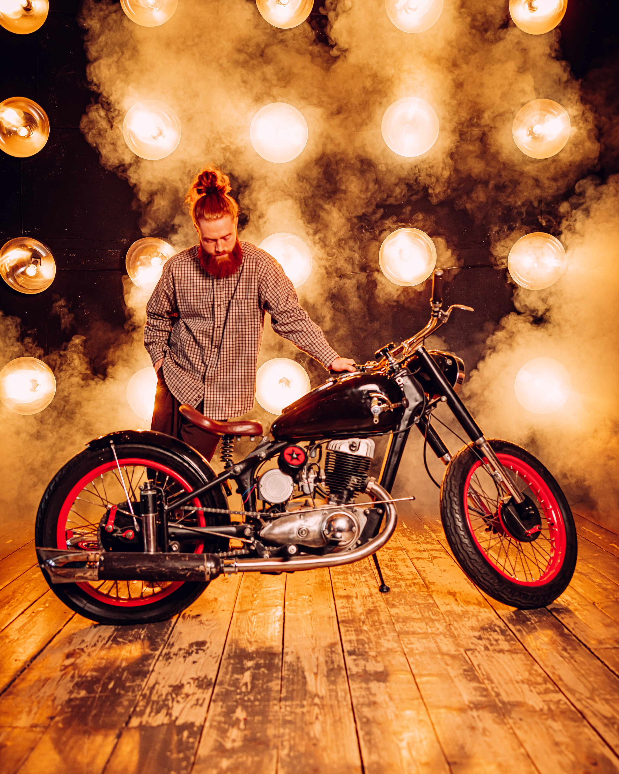 Студийная мужская съемка