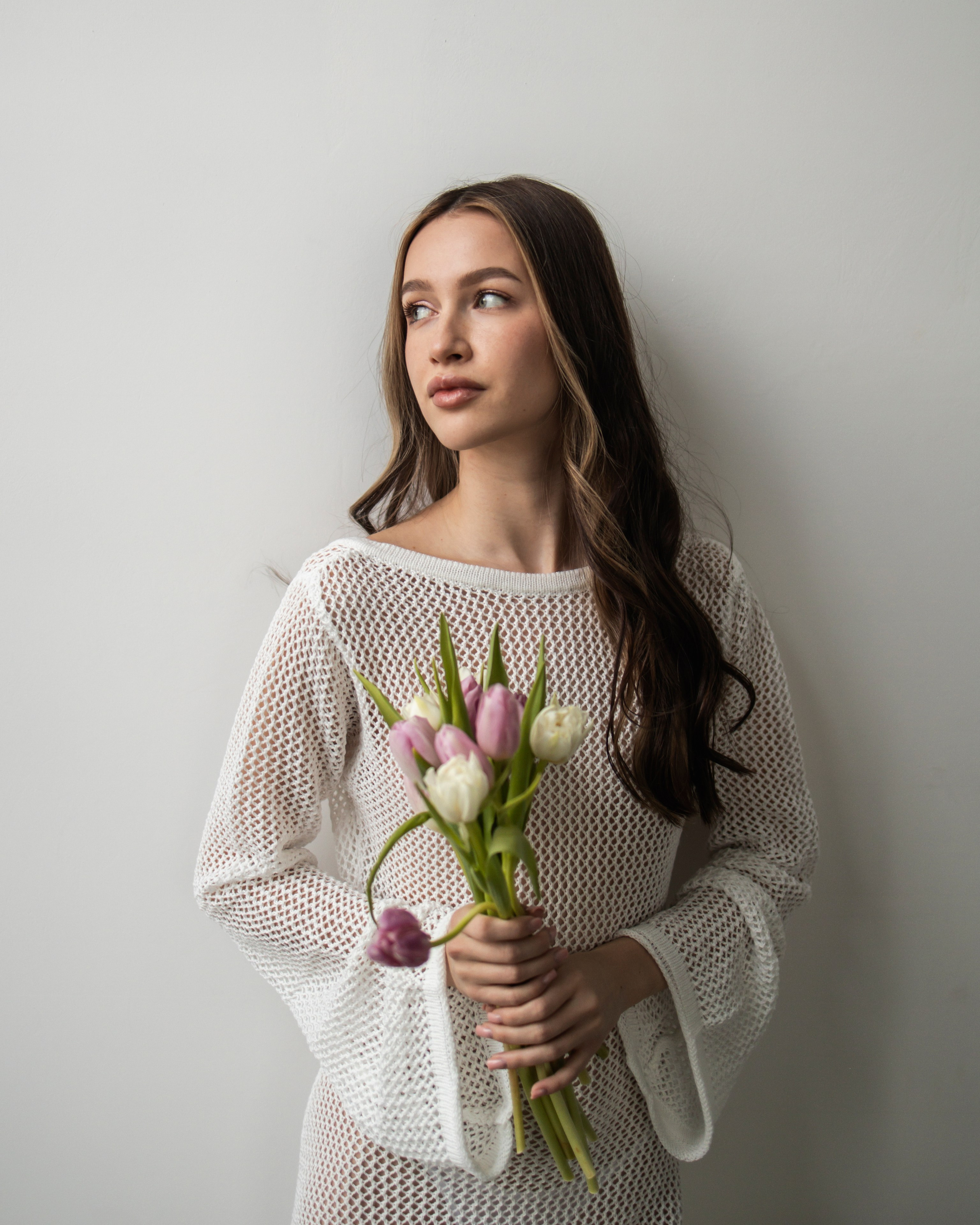 весенняя с цветами