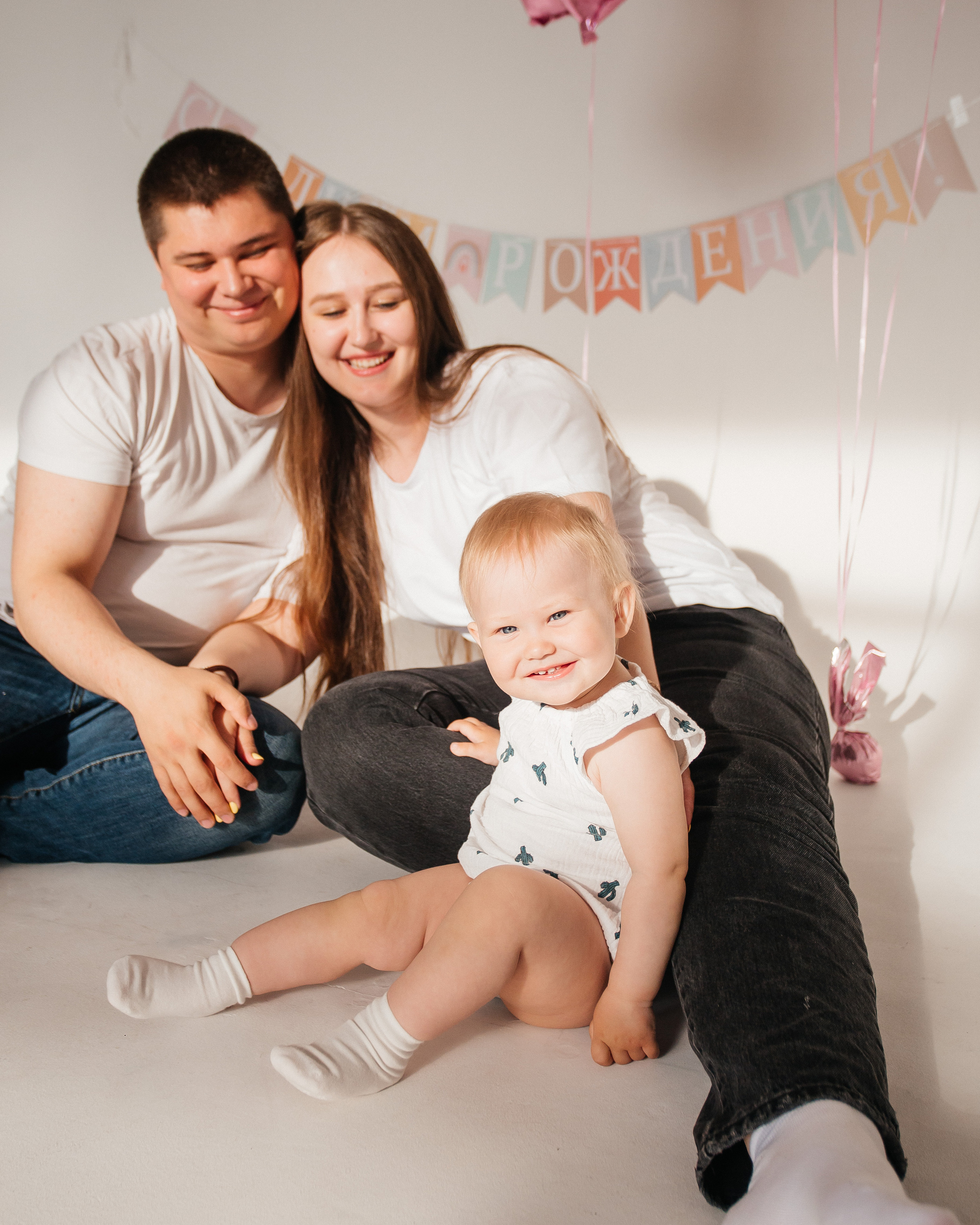 Семейная фотосессия в студии|Алексеевы