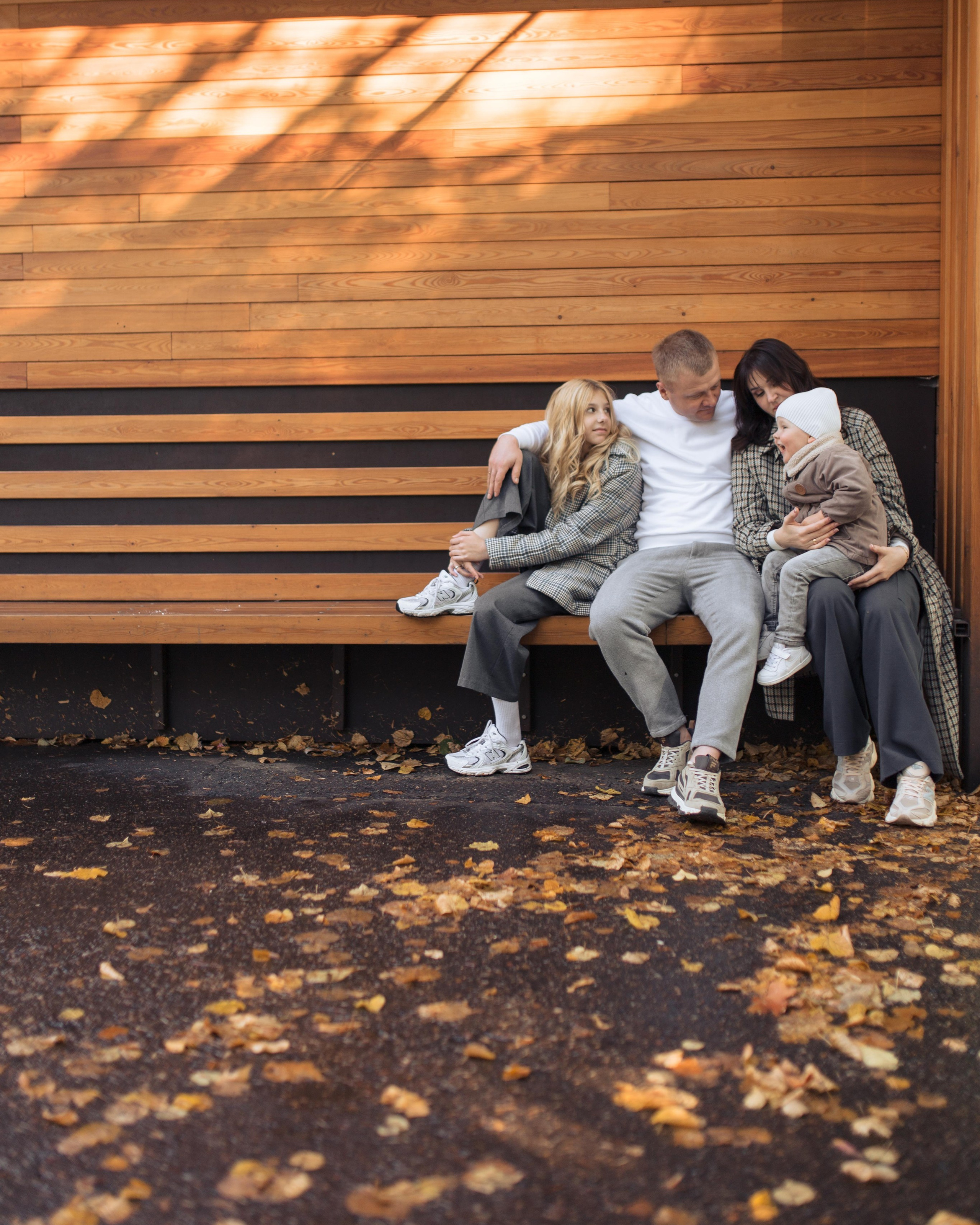 Лена, Саша, Аня и Леня. Прогулка в Сокольниках