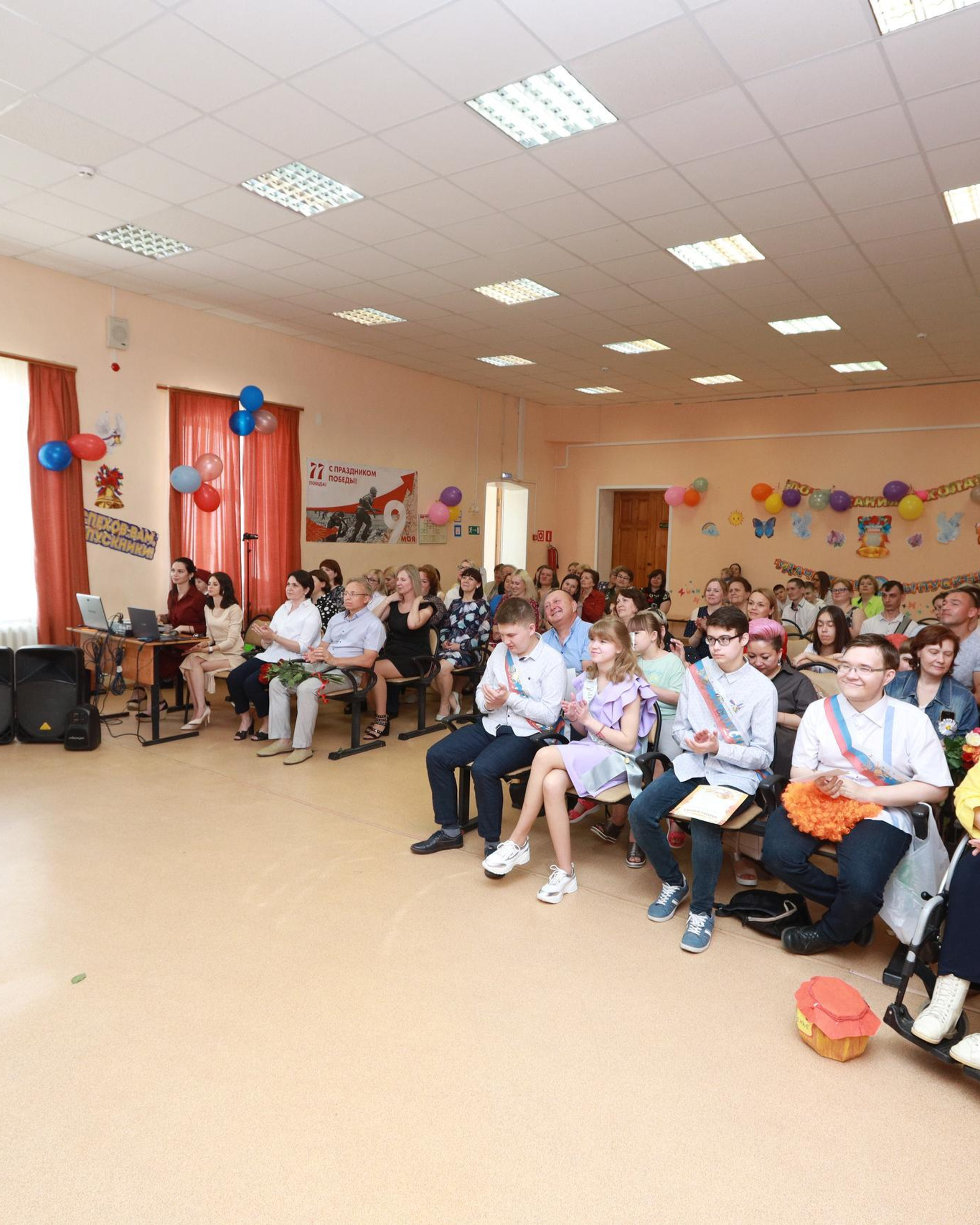 Репортажная фотосъемка без обработки, кадрирования, цветокоррекции (образец).