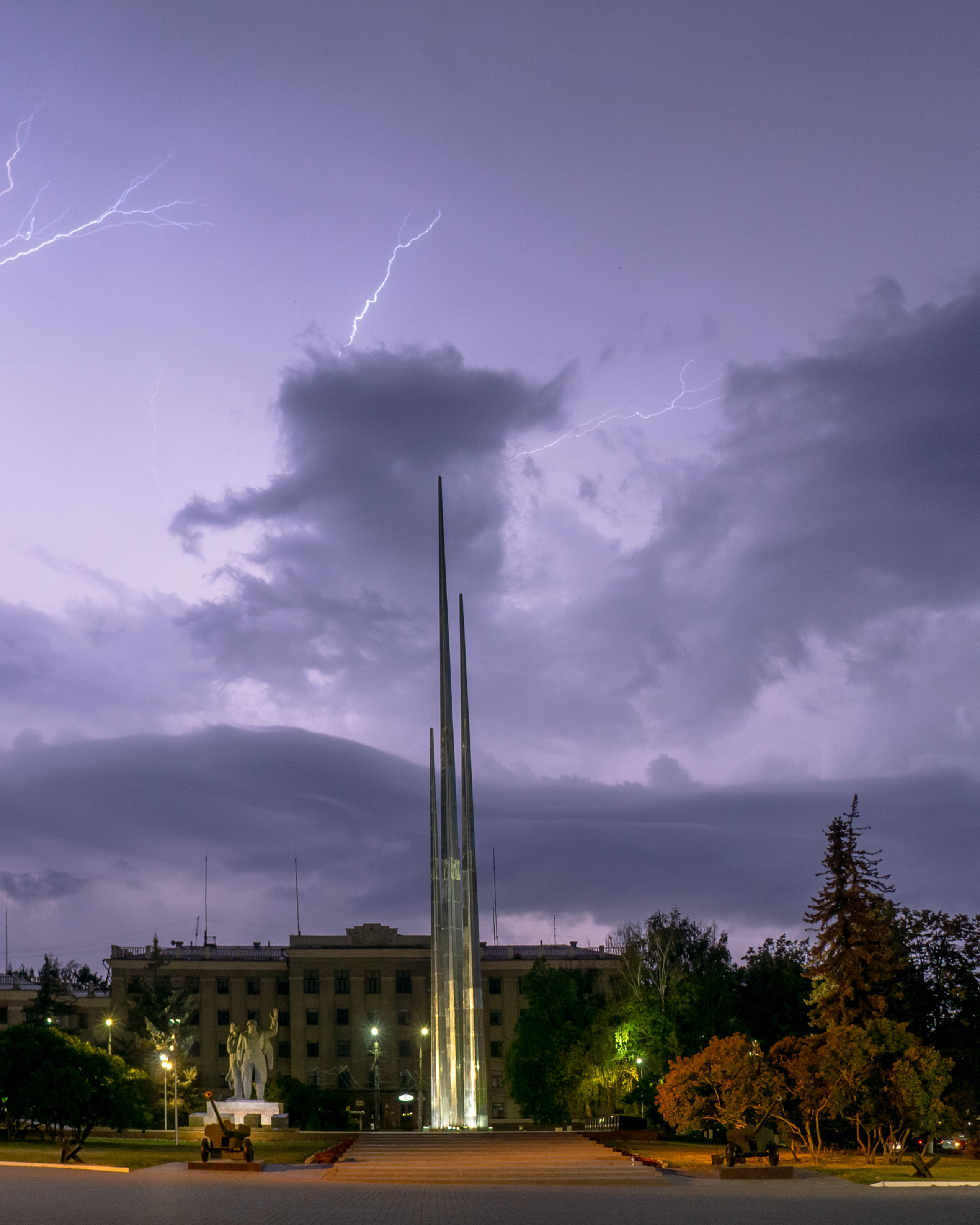 Грозовое небо над площадью победы в&nbsp;Туле.