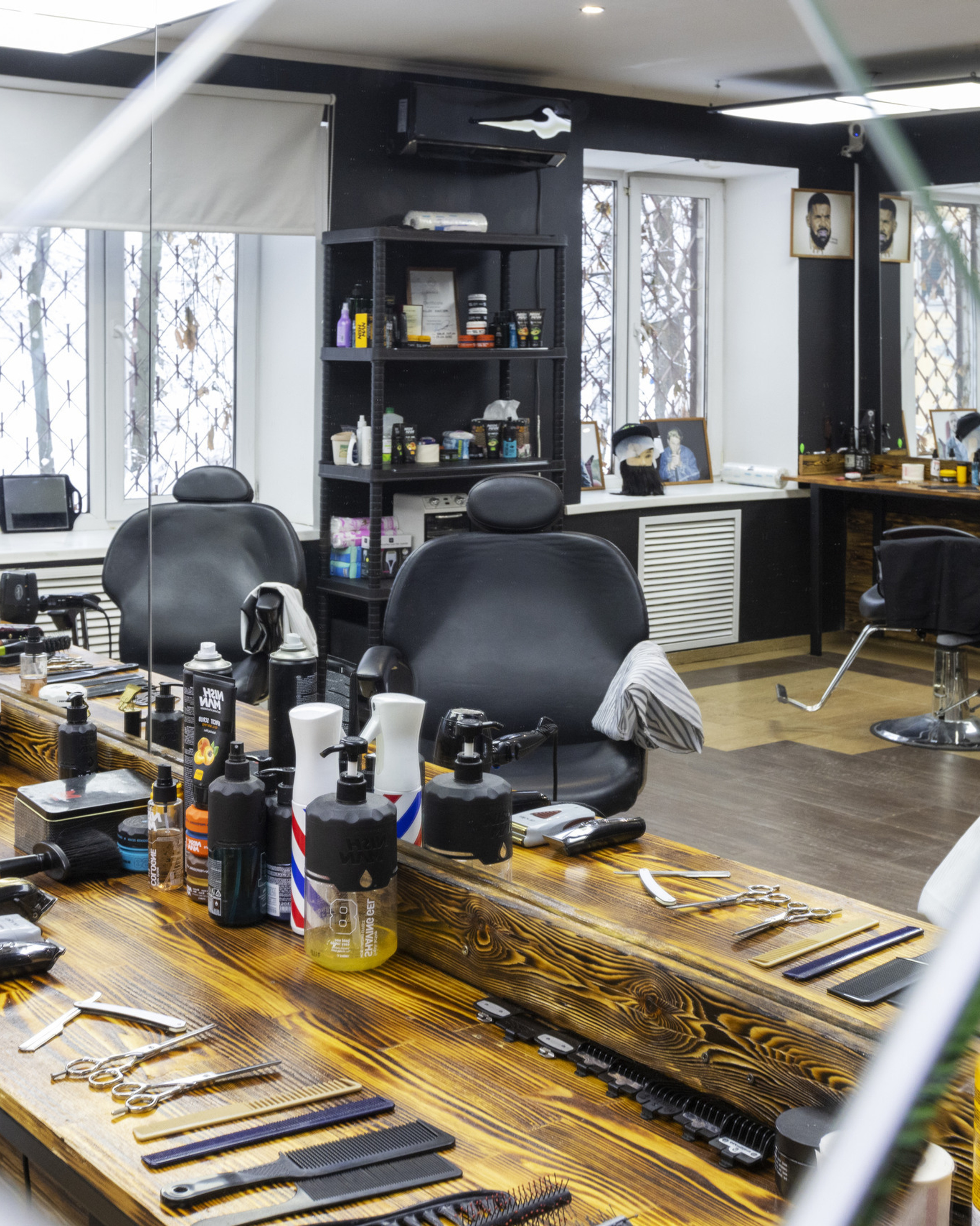 Интерьерная фотосъемка для BLACK ZONE Barbershop