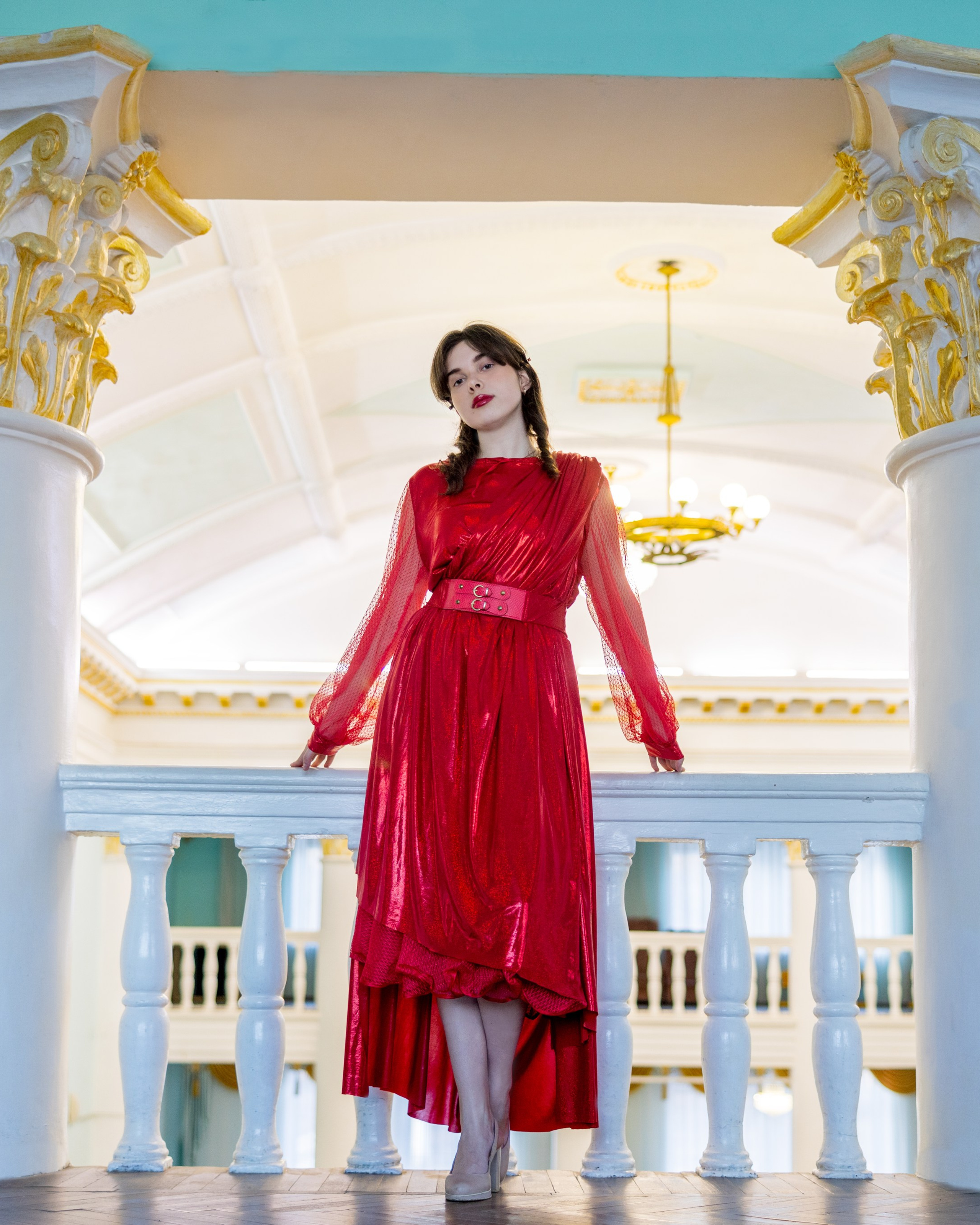 Мария в&nbsp;красном платье