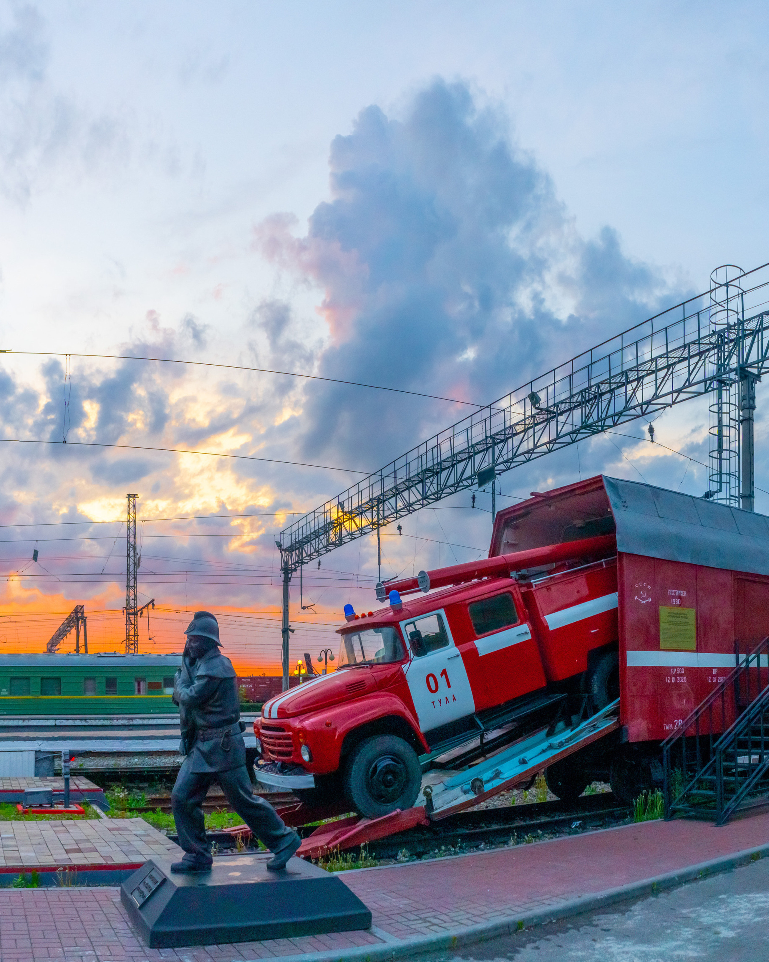 Мемориальный комплекс «Пожарный поезд» с&nbsp;памятником «Героям-огнеборцам»