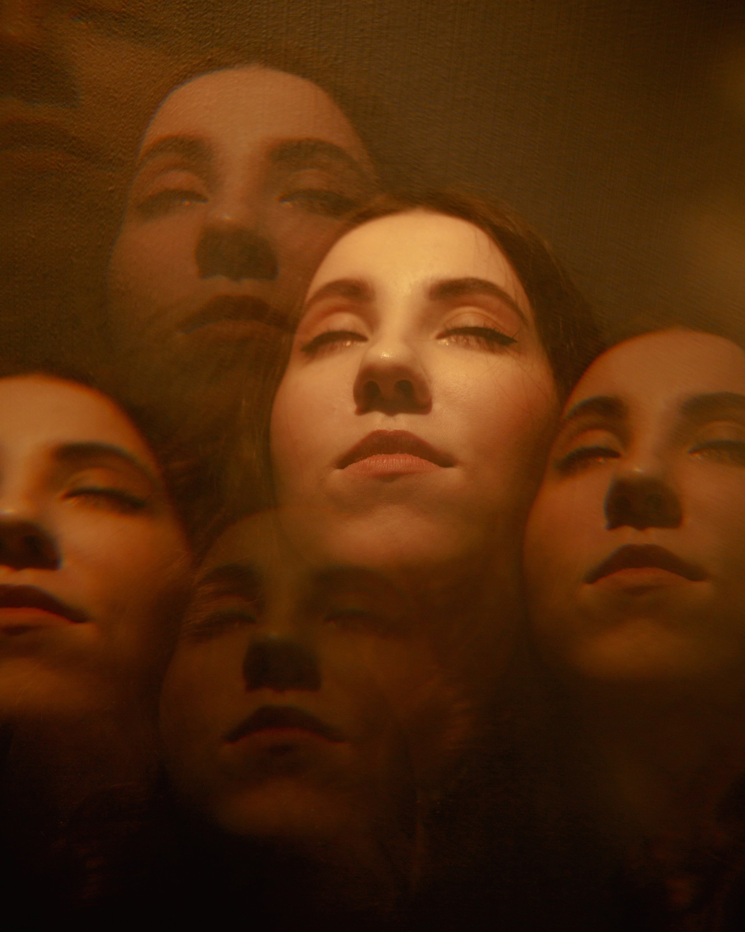 Танцуй. Сюрреализм. Чувственность.