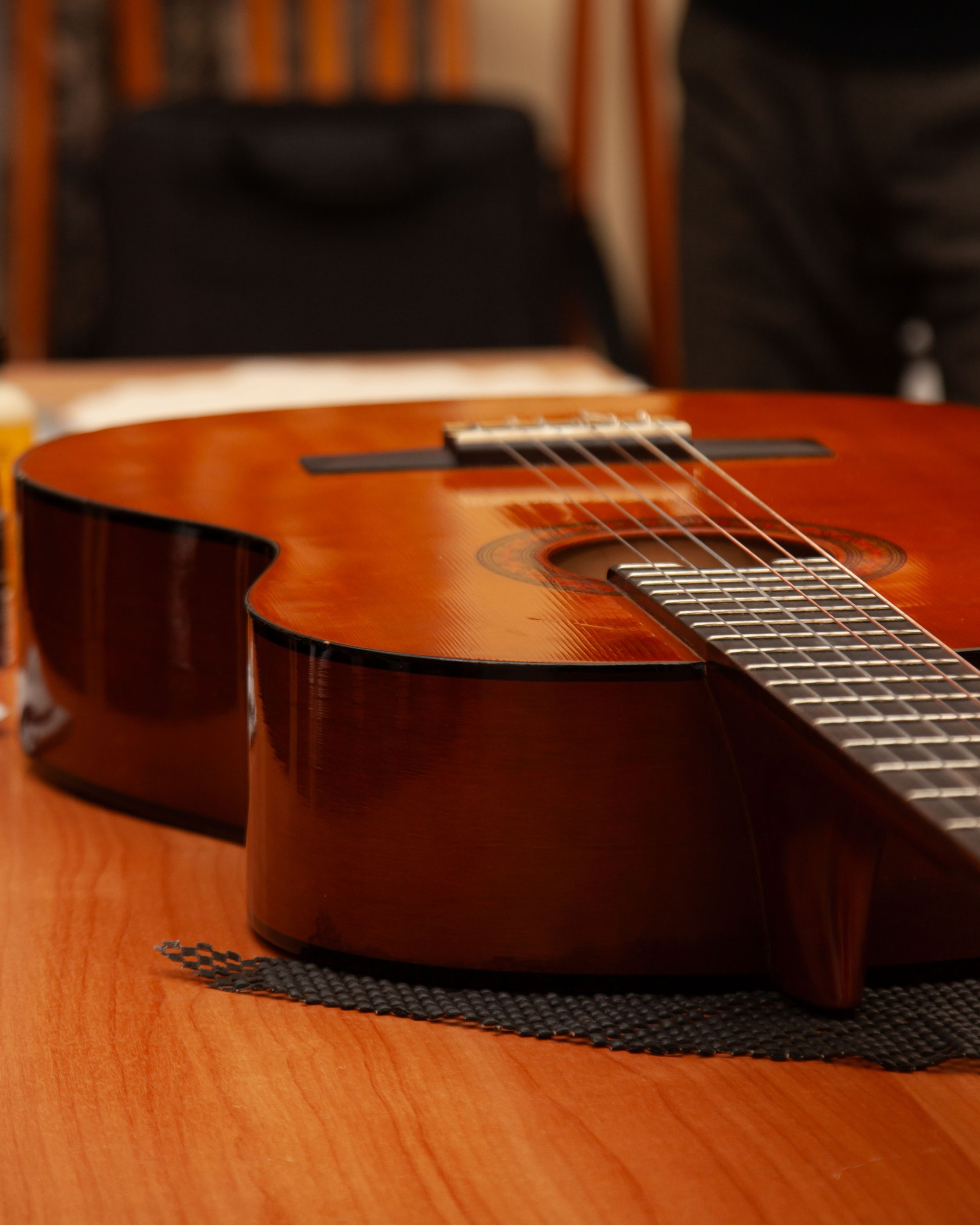 Мастер-класс по уходу за щипковыми инструментами. 04.01.24