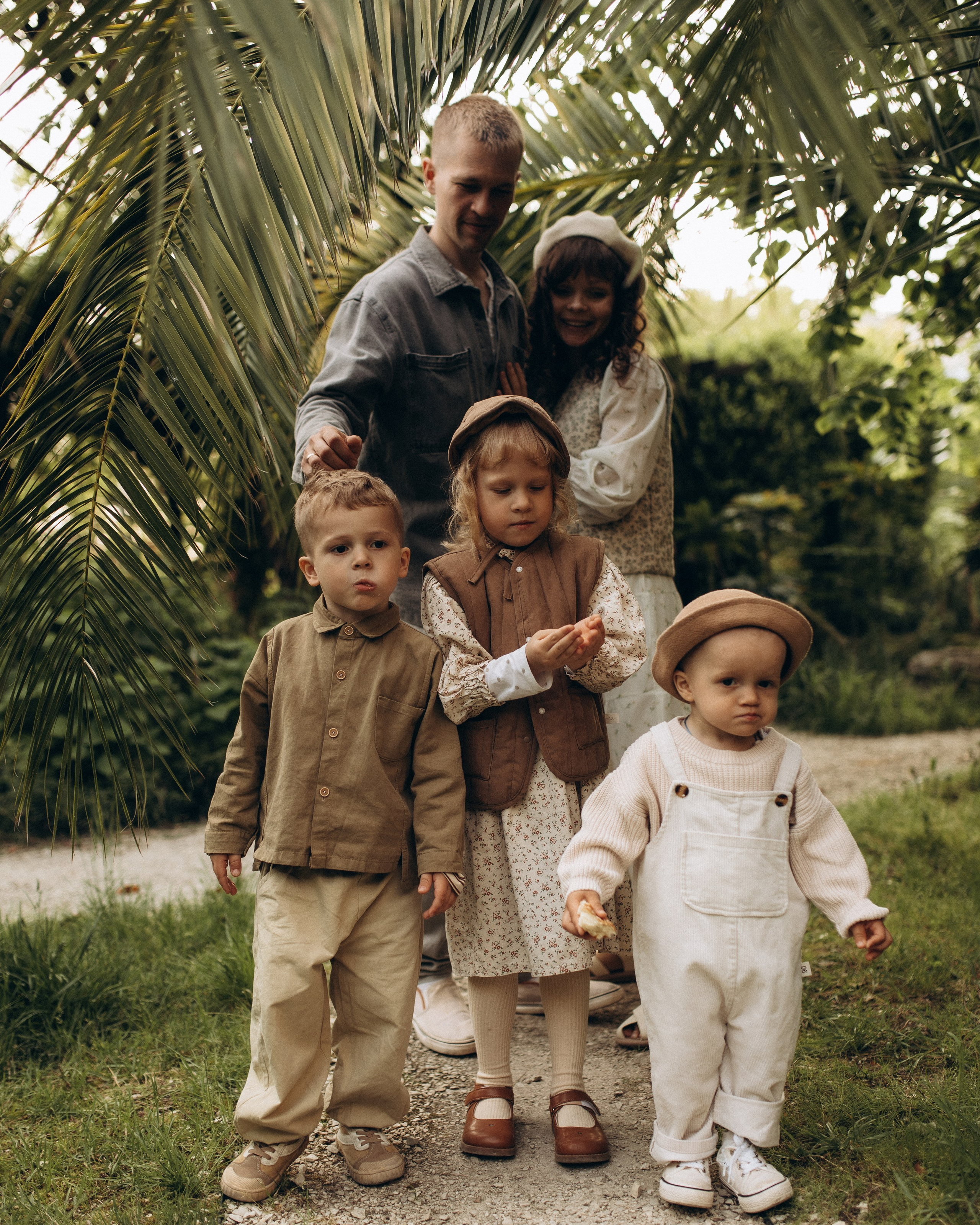 Света, Саша, Стеша, Ваня и Елисей