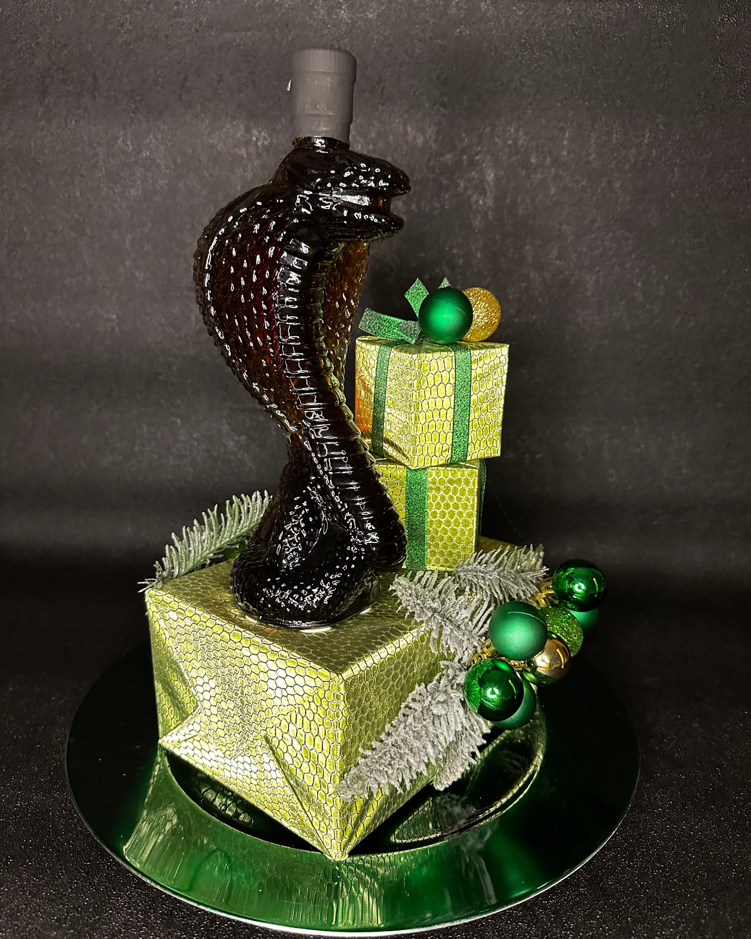 «Кобра — символ НГ 2025 г.»