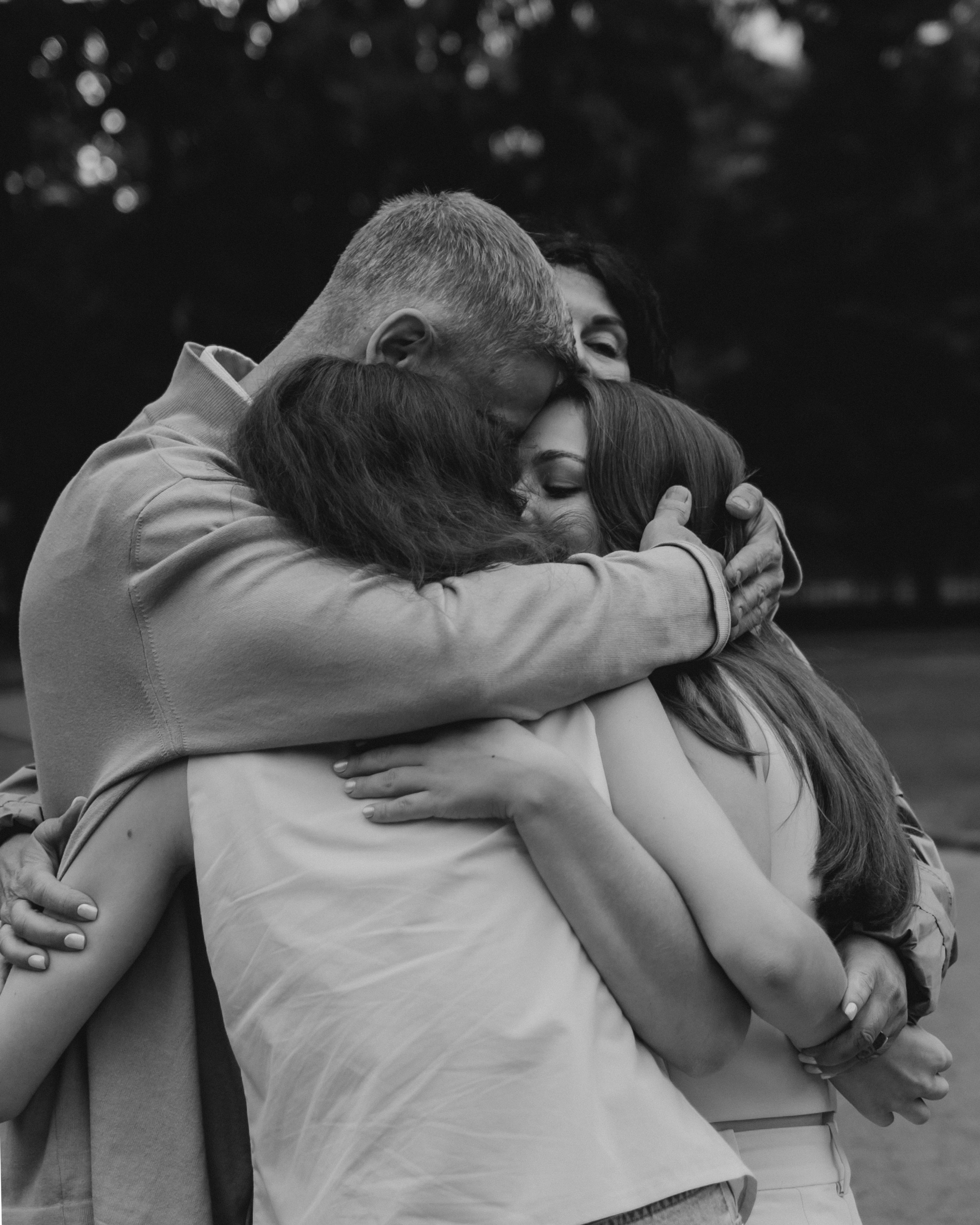 Моника, Мишель, Юлия, Дмитрий и песик Беня