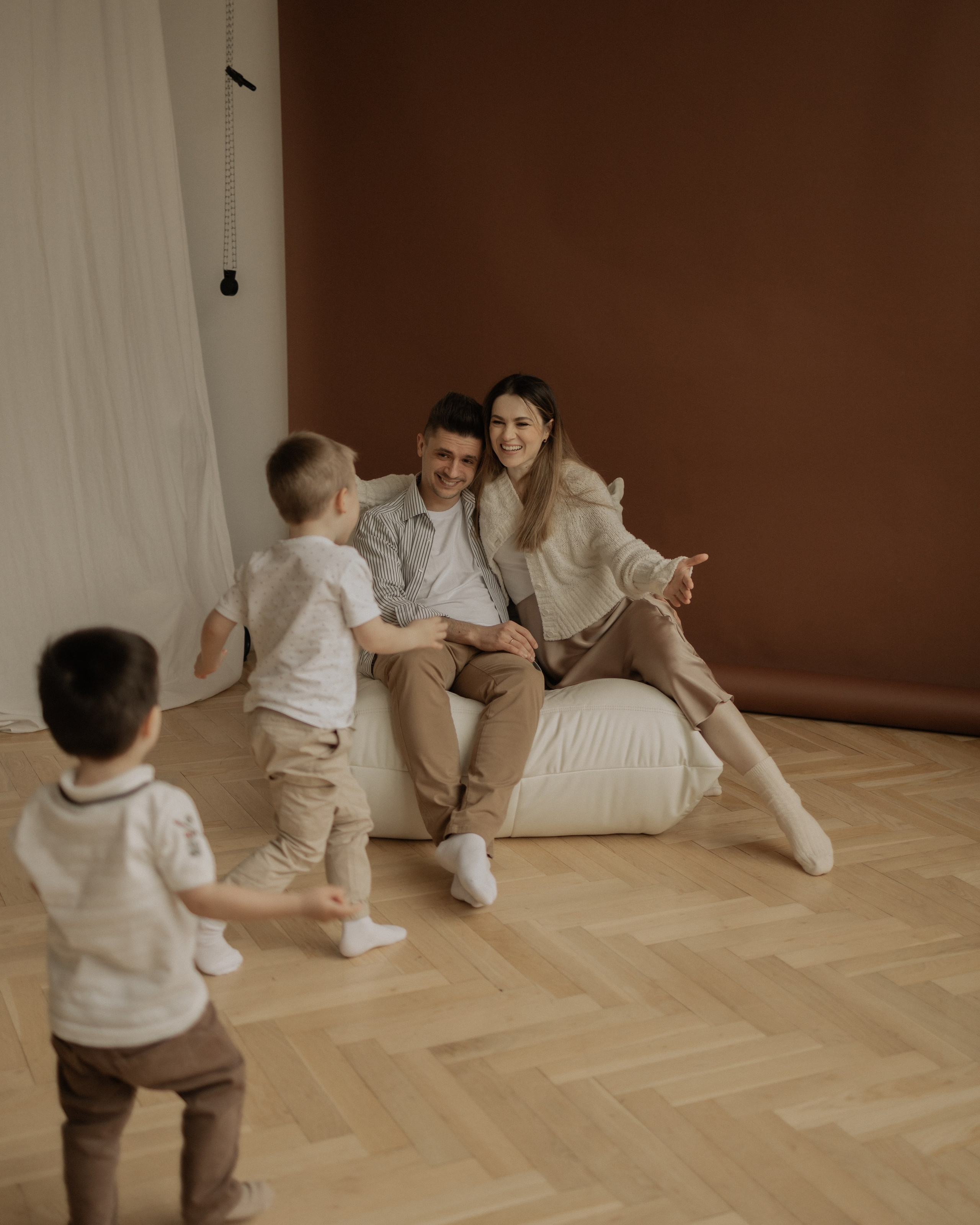 Инна, Иван и малыши Егор и Саша