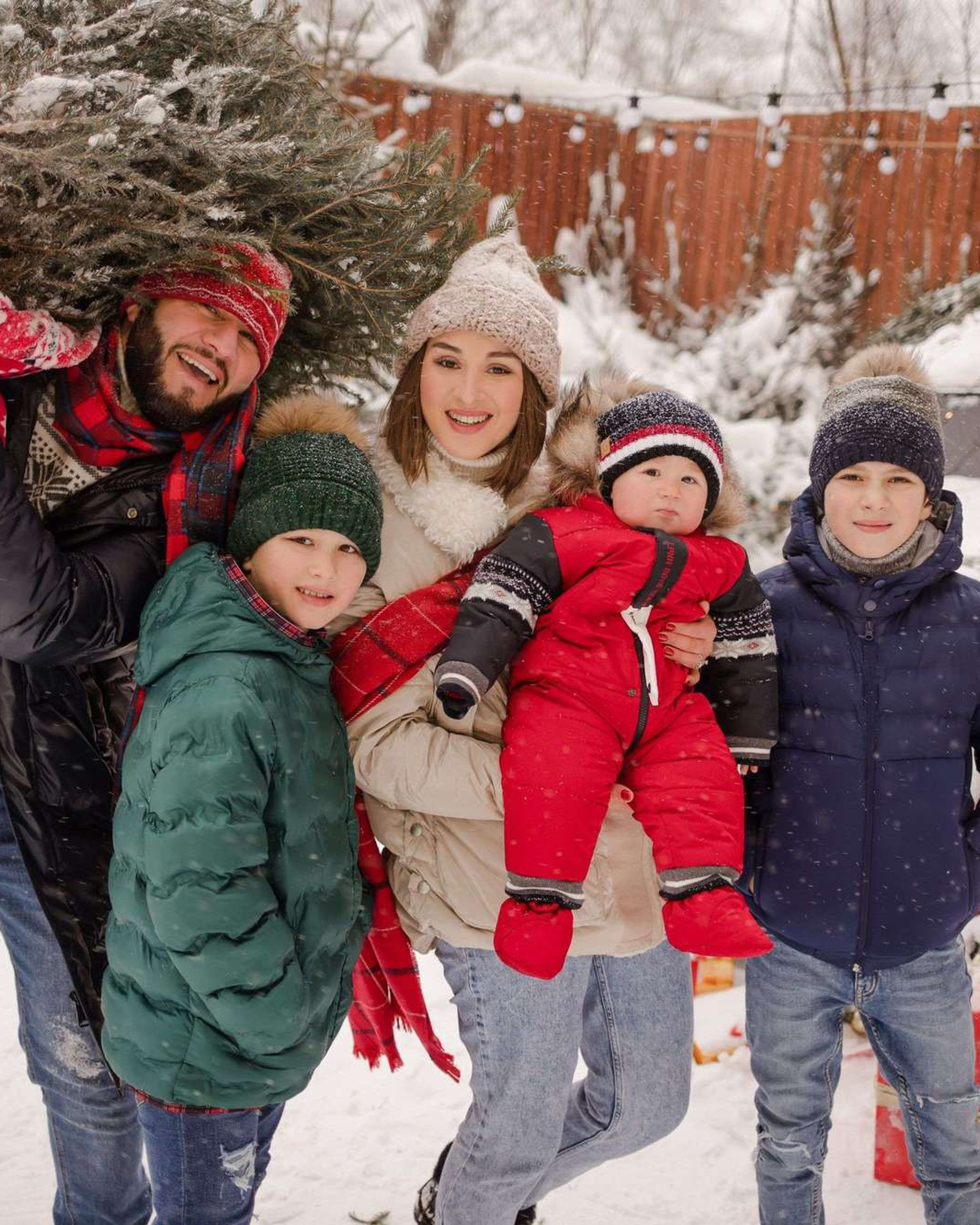 Алибек Элисо и дети