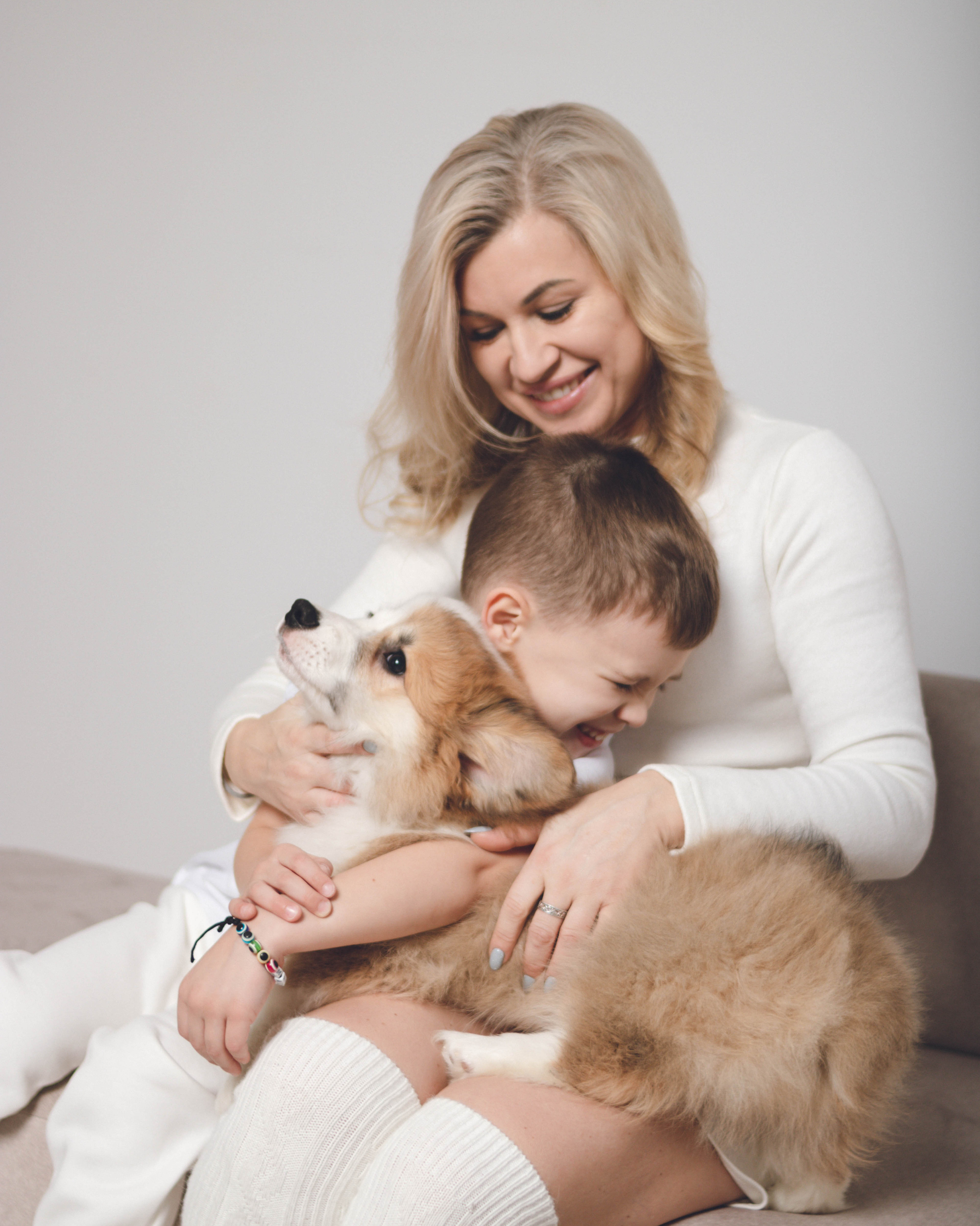 Семейная фотосессия с четвероногими друзьями
