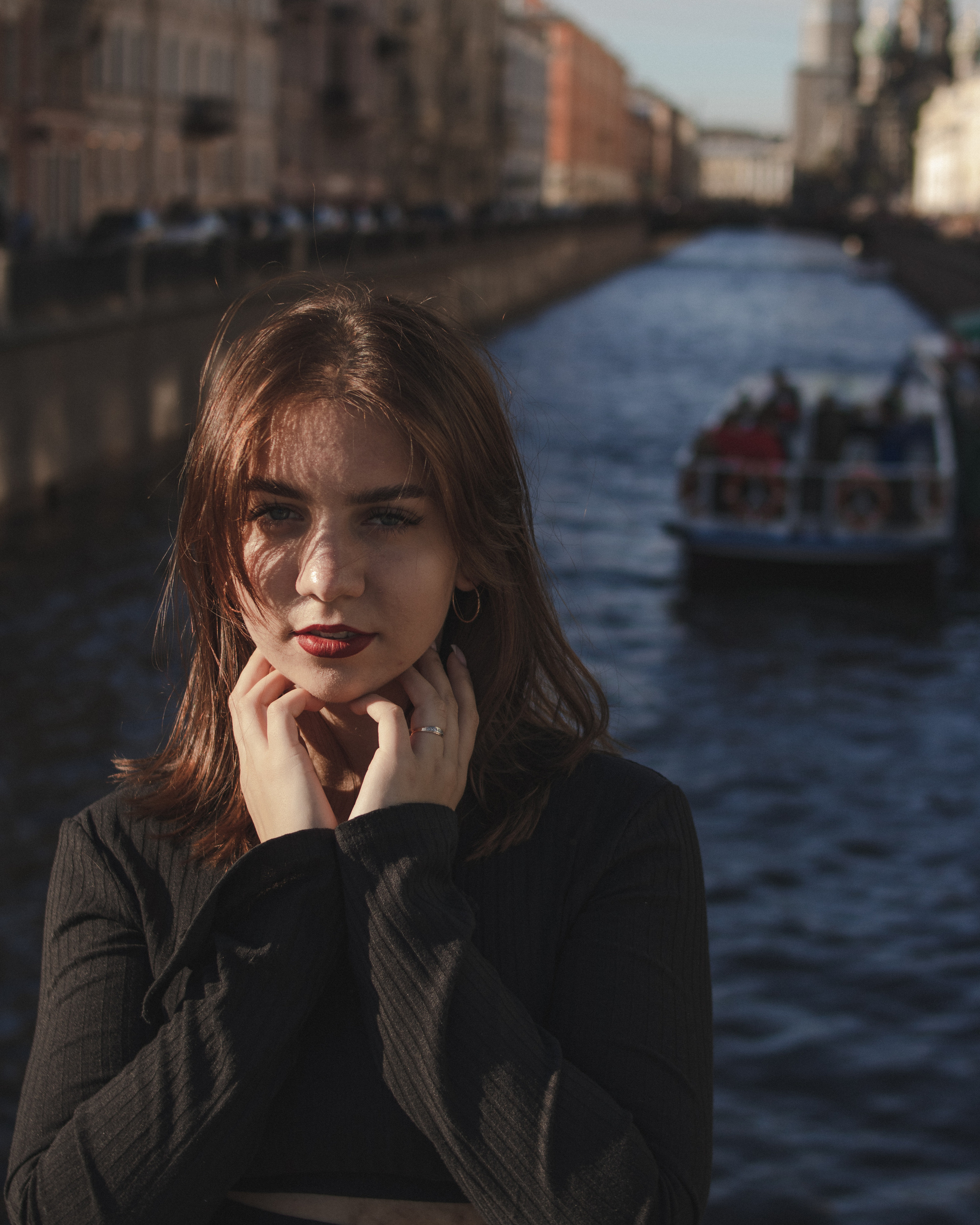 По главным достопримечательностями