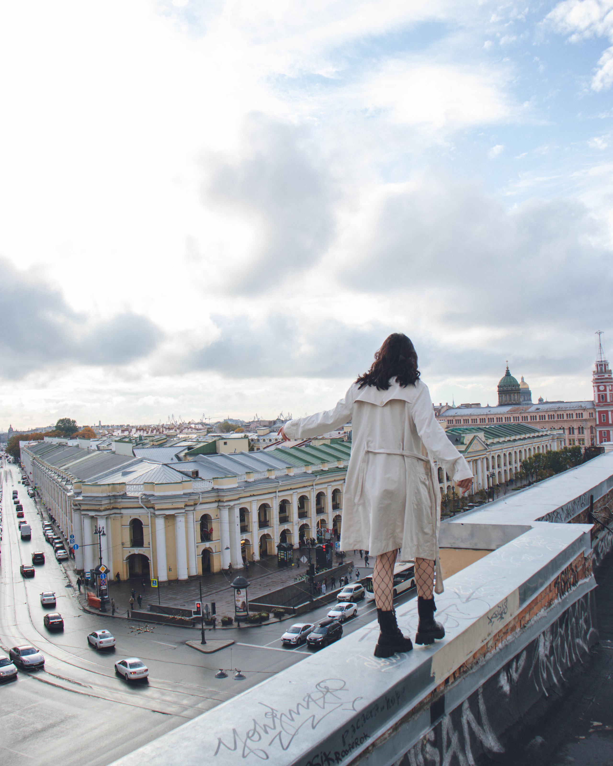 loc: Крыши Питера