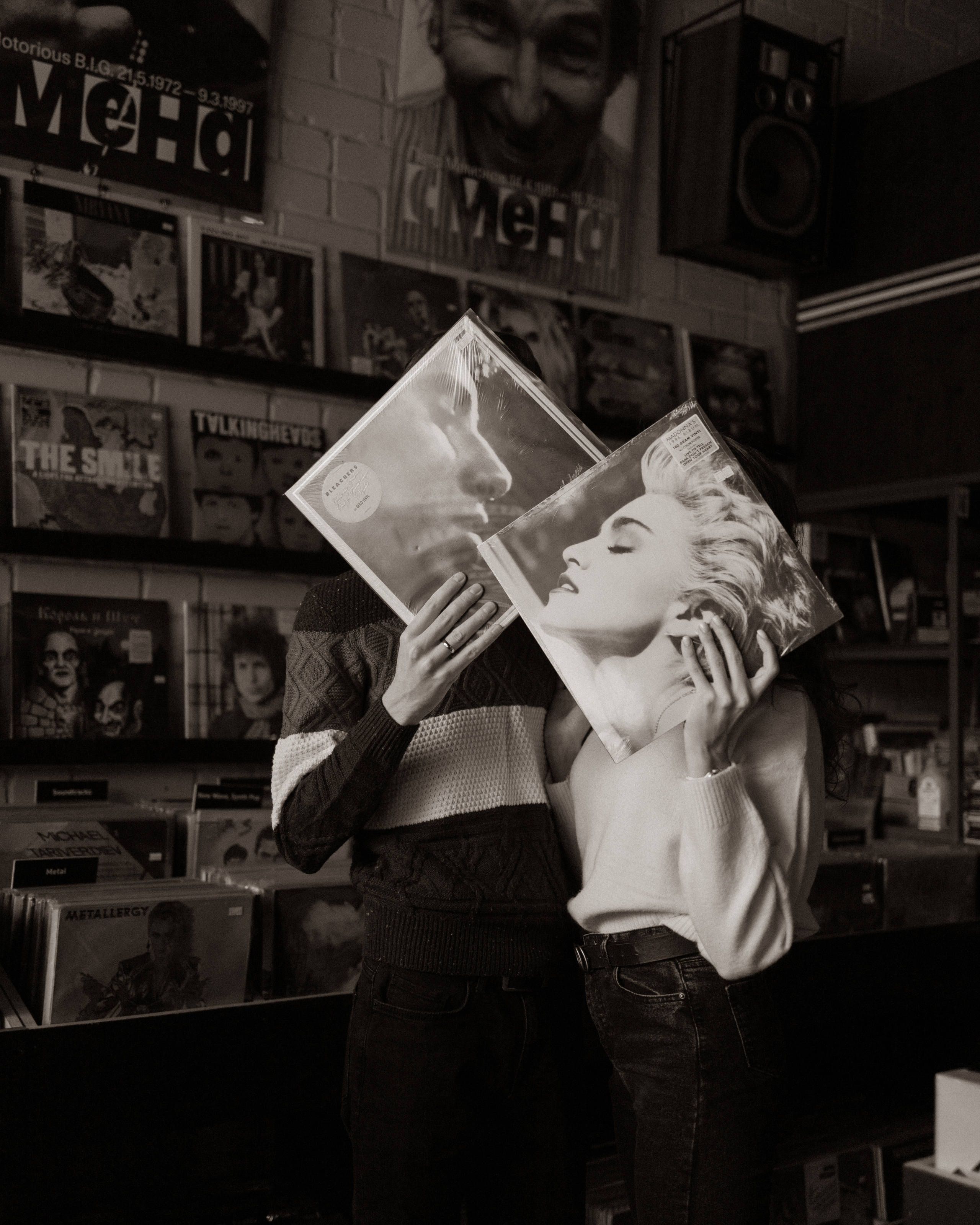 В магазине пластинок