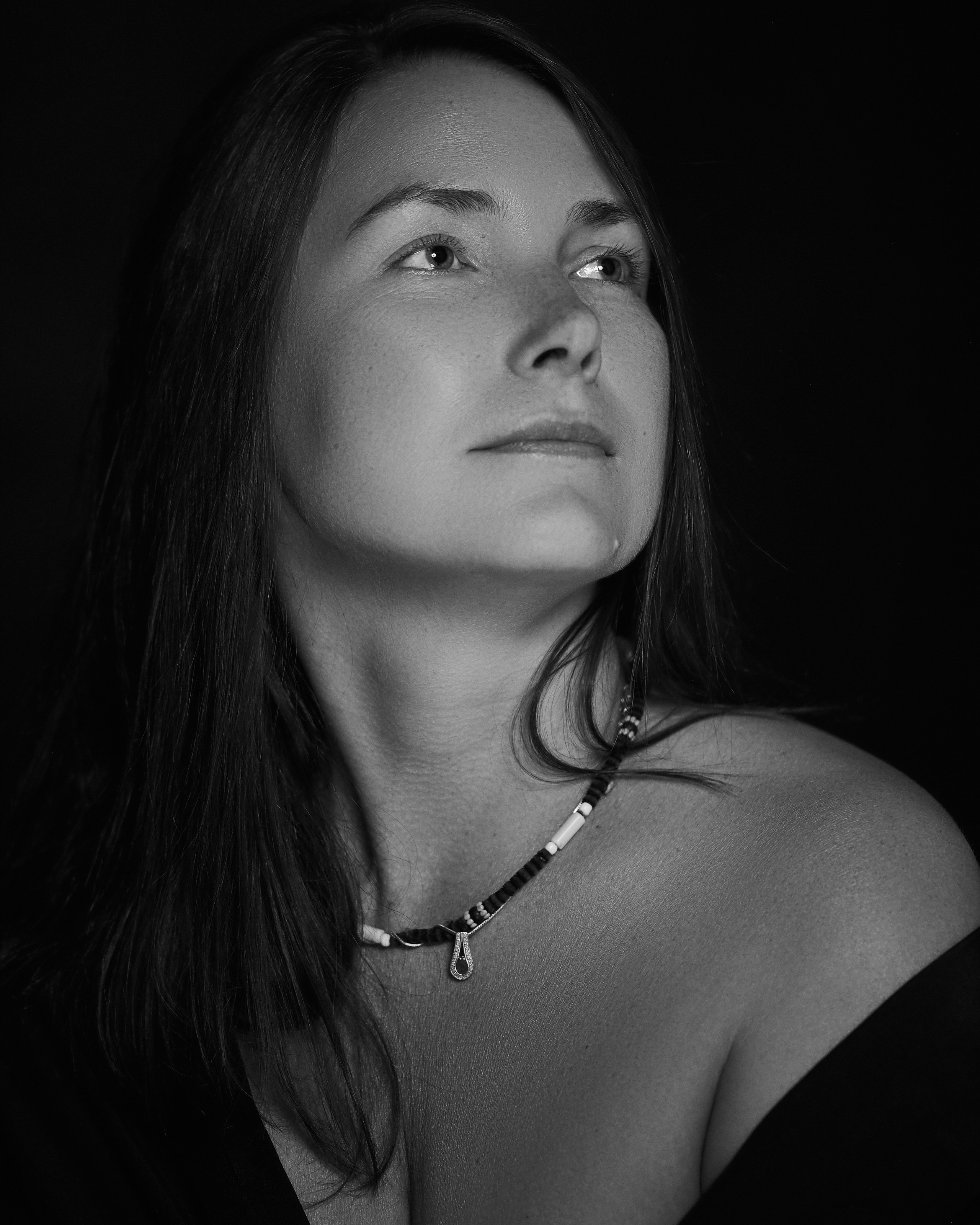 Мария. Монохром