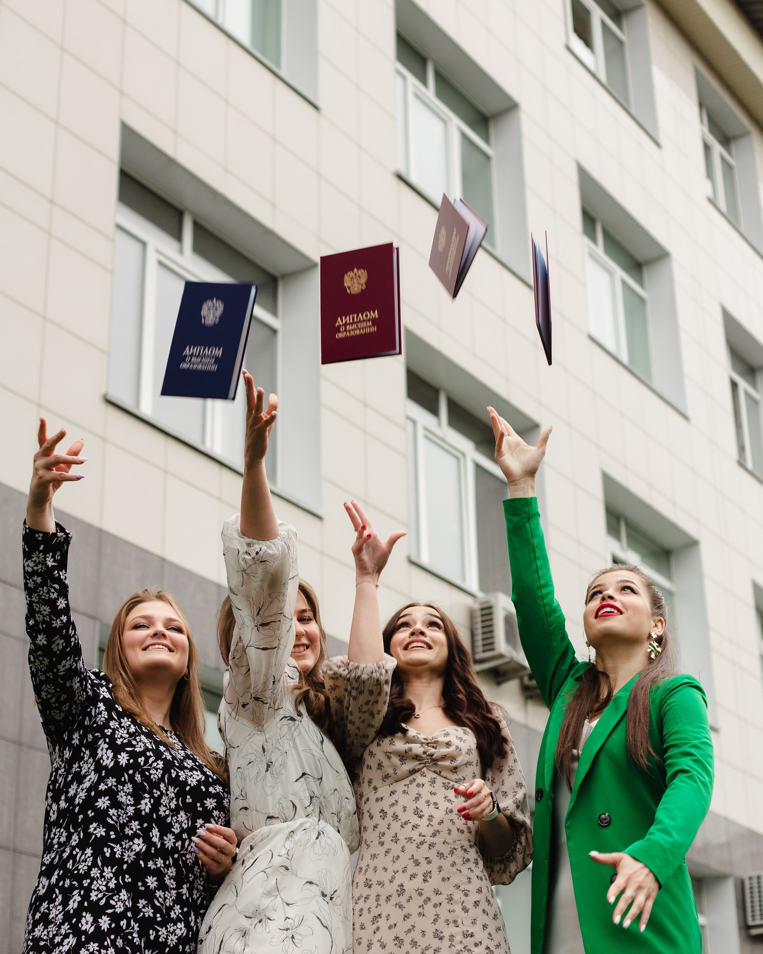 Вручение дипломов (СГУГиТ, 2022)